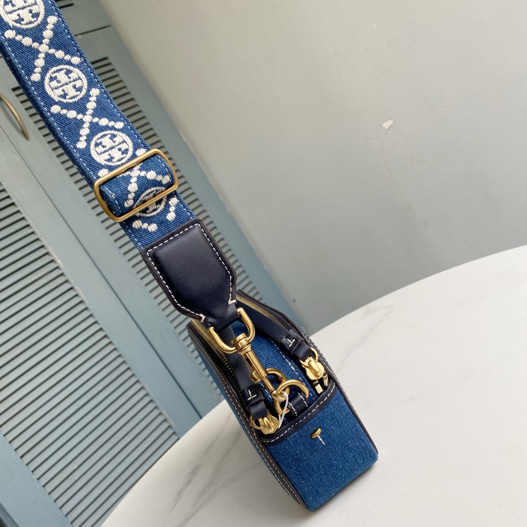 Tory Burch ～TB新款perry系列相机包 标识双T logo 包款采用双拉链设计 包款轻盈