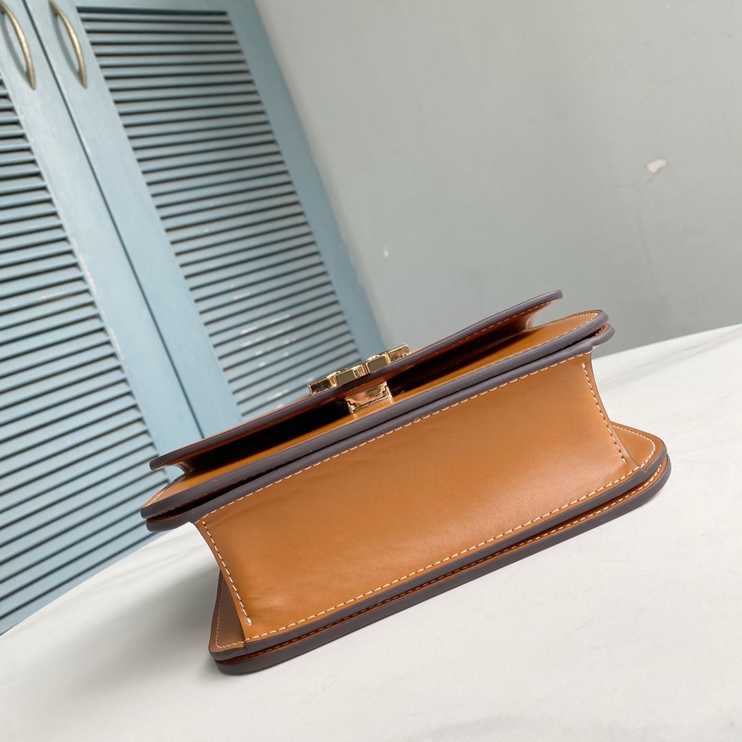 Tory Burch ～TB新款Eleanor 小号链条包 包款全新设计光滑金属饰件 尽显盒子包的简约线条