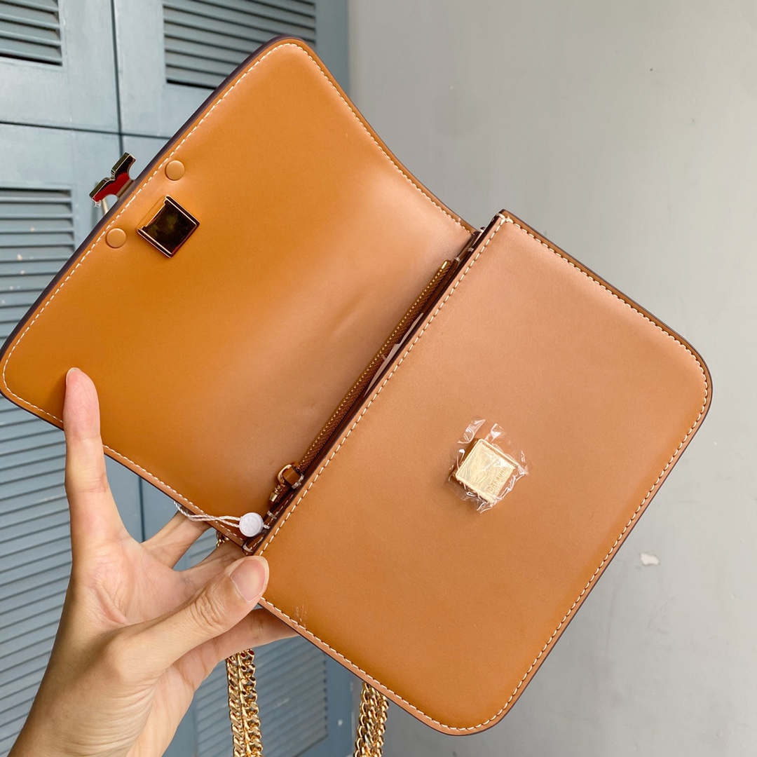 Tory Burch ～TB新款Eleanor 小号链条包 包款全新设计光滑金属饰件 尽显盒子包的简约线条