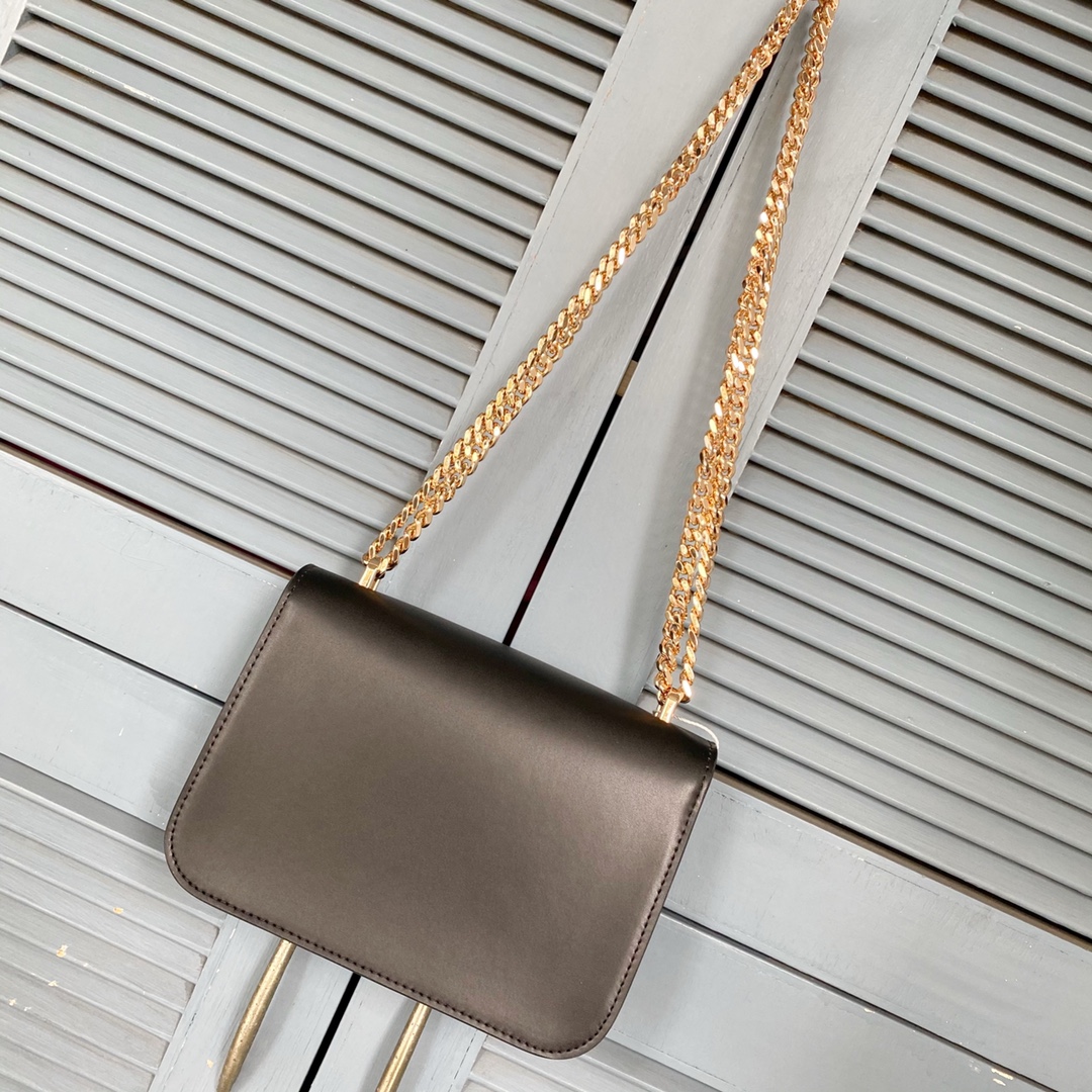 Tory Burch ～TB新款Eleanor 小号链条包 包款全新设计光滑金属饰件 尽显盒子包的简约线条