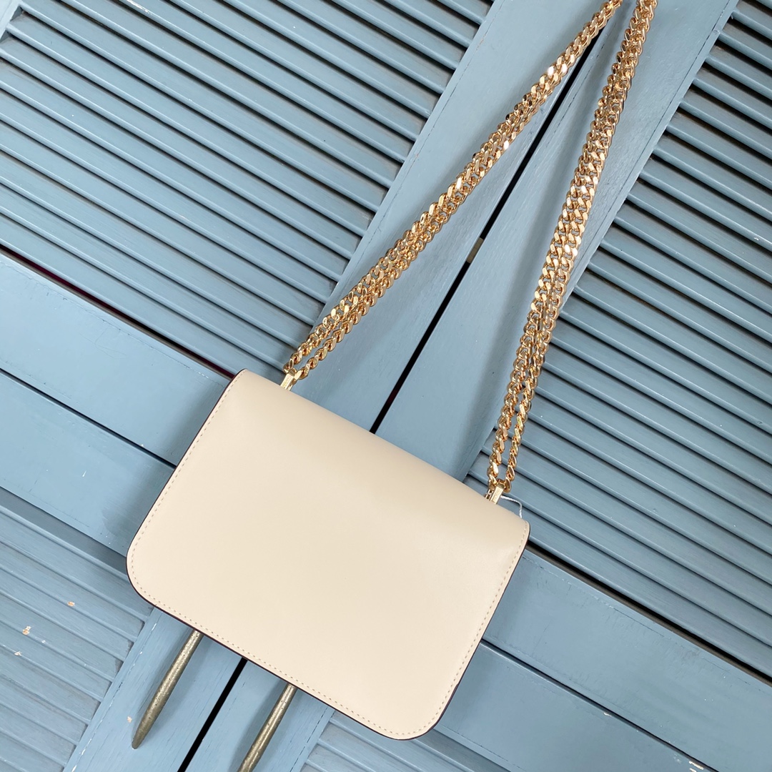 Tory Burch ～TB新款Eleanor 小号链条包 包款全新设计光滑金属饰件 尽显盒子包的简约线条
