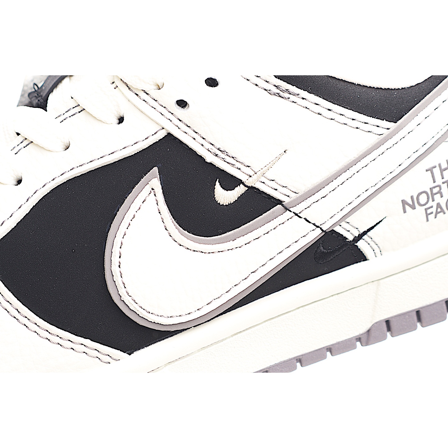 Nike SB Dunk Low 北面联名 奶白黑灰 周年高端定制 低帮休闲板鞋 SC9207-404