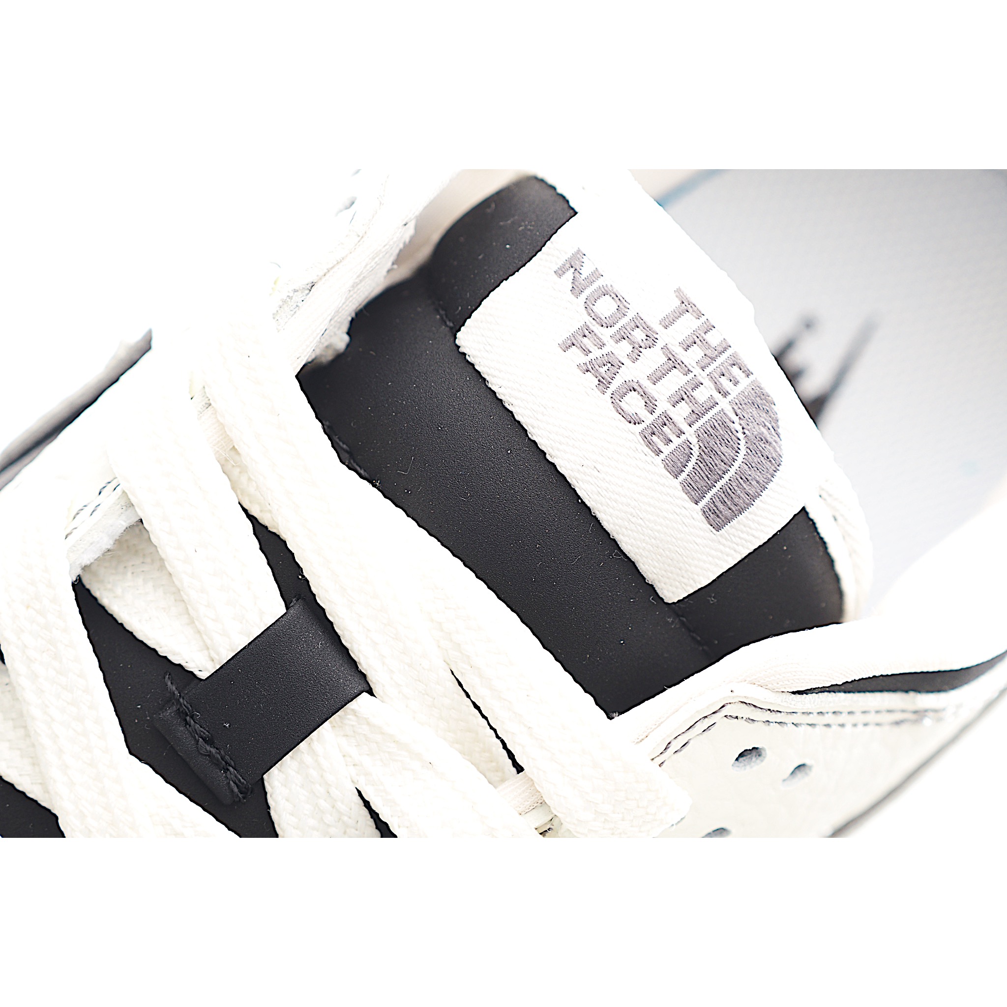 Nike SB Dunk Low 北面联名 奶白黑灰 周年高端定制 低帮休闲板鞋 SC9207-404
