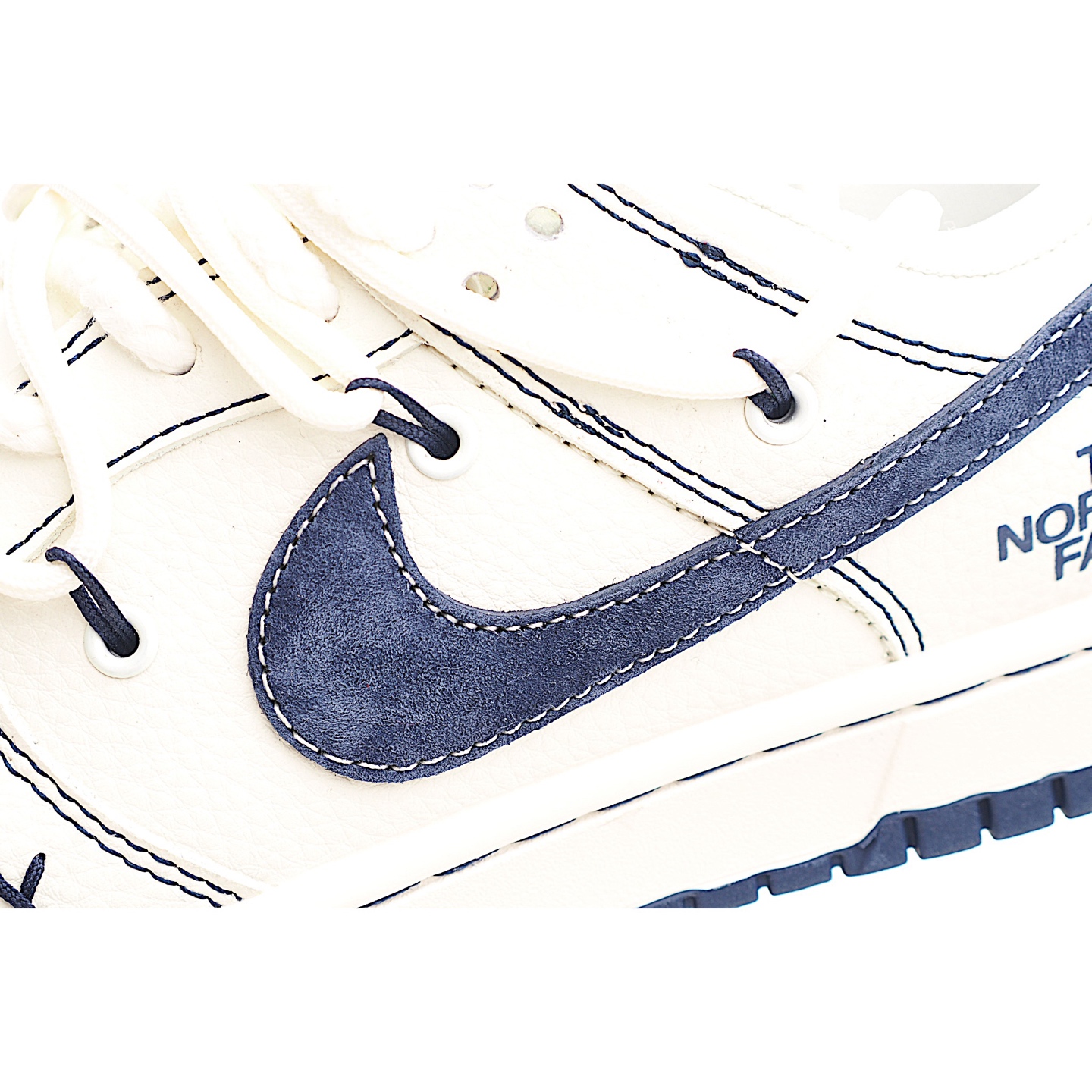 Nike SB Dunk Low 北面 x Kaws 三方系列 绑带米白黑勾 周年高端定制 低帮休闲板鞋 YX5066-283