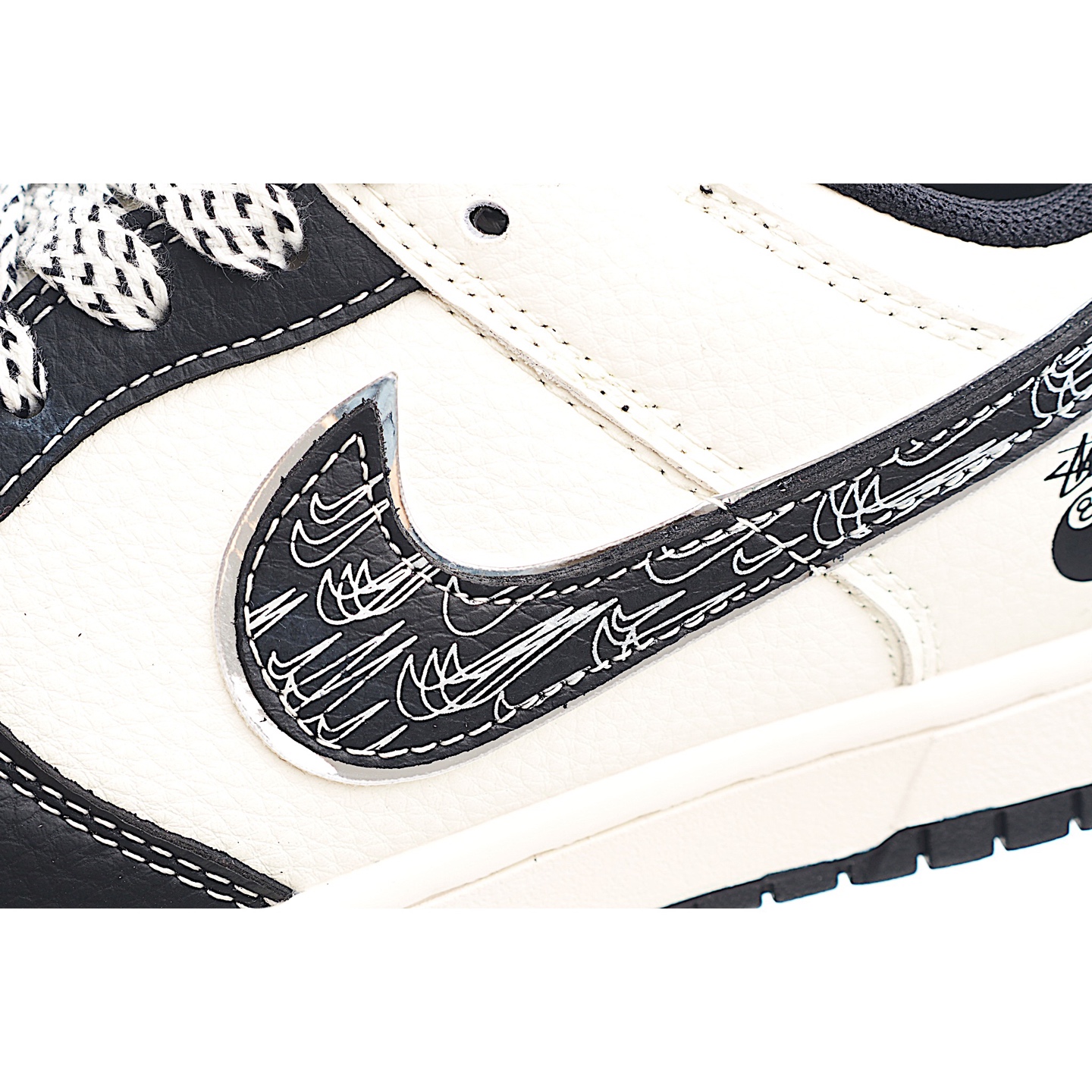Nike SB Dunk Low x Stussy 白黑小钩 SD6868-105