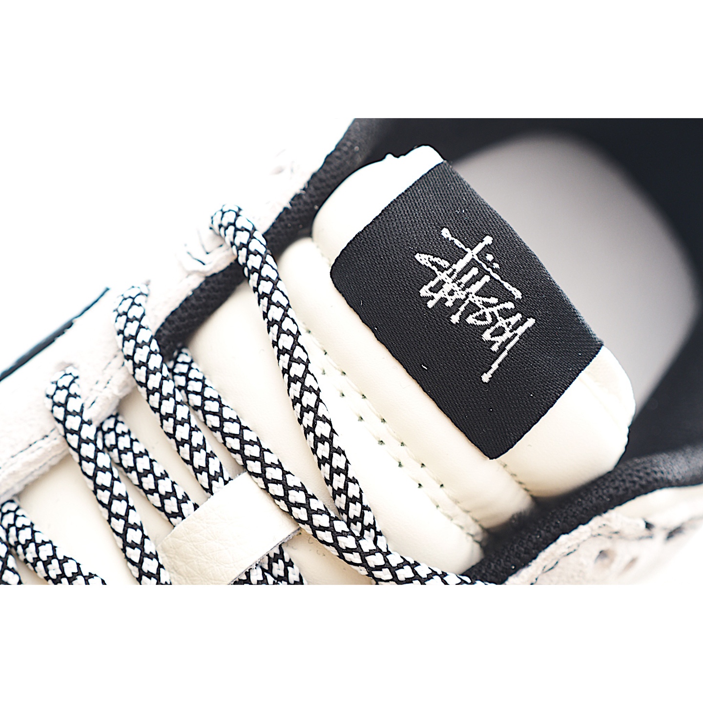 Nike SB Dunk Low 斯图西系列 贴补黑勾 周年高端定制 低帮休闲板鞋 YX5066-298