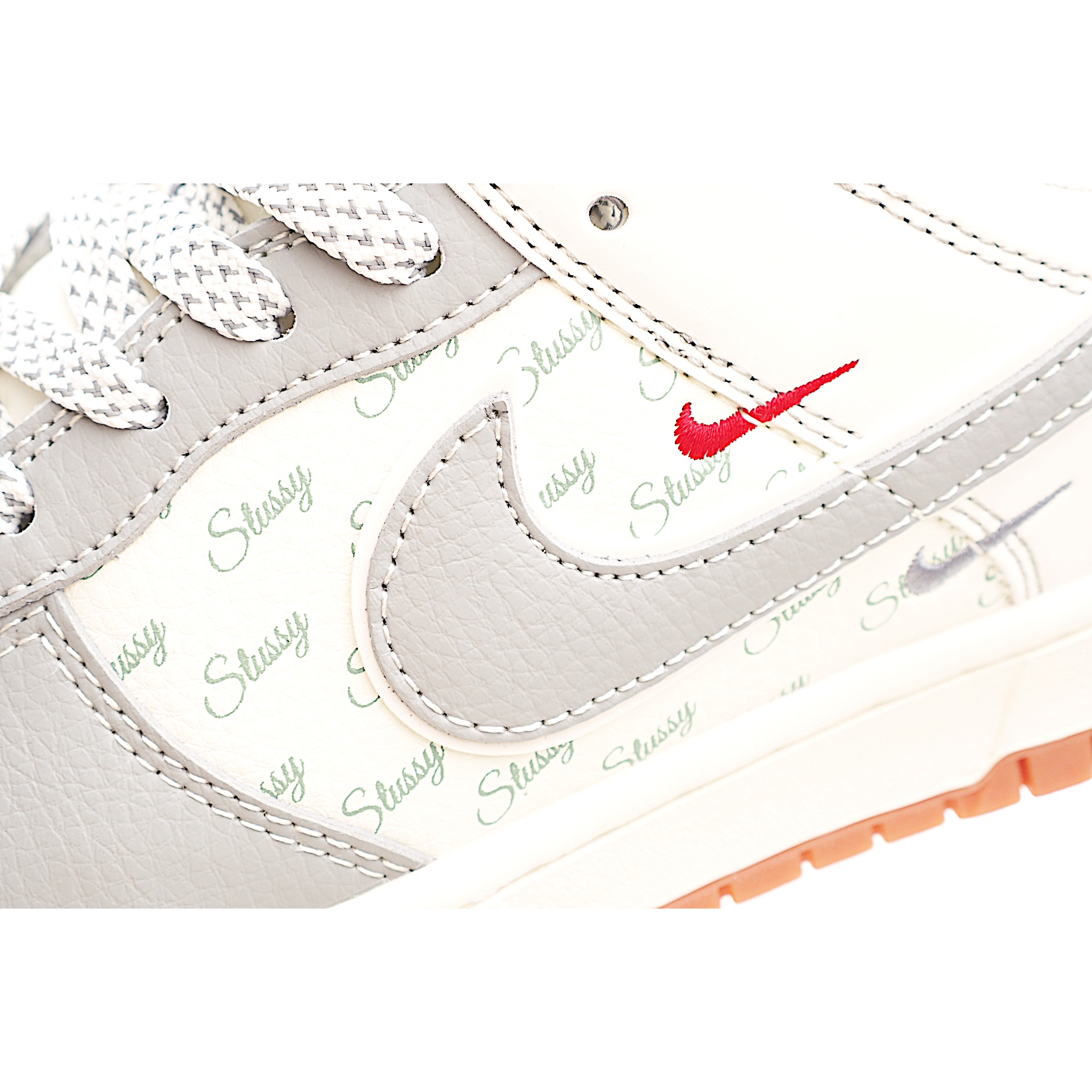 Nike SB Dunk Low 斯图西联名 米灰生胶 周年高端定制 低帮休闲板鞋 XS6089-531