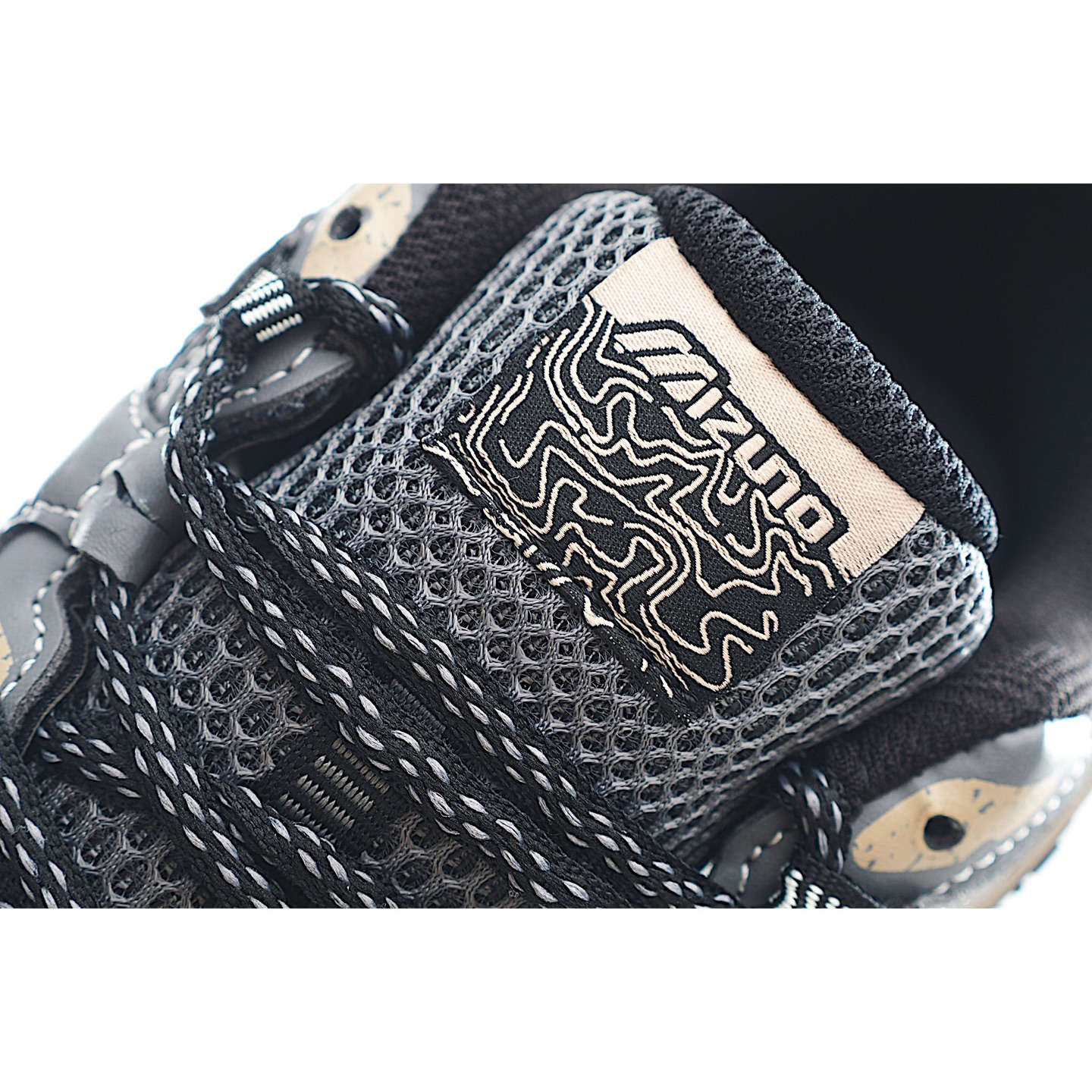 Mizuno 美津浓 Wave Rider Beta 复古时尚休闲舒适减震运动跑步鞋 D1GH223802