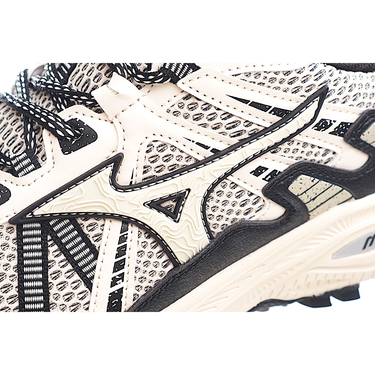 Mizuno 美津浓 Wave Rider Beta 复古时尚休闲舒适减震运动跑步鞋 D1GH223801