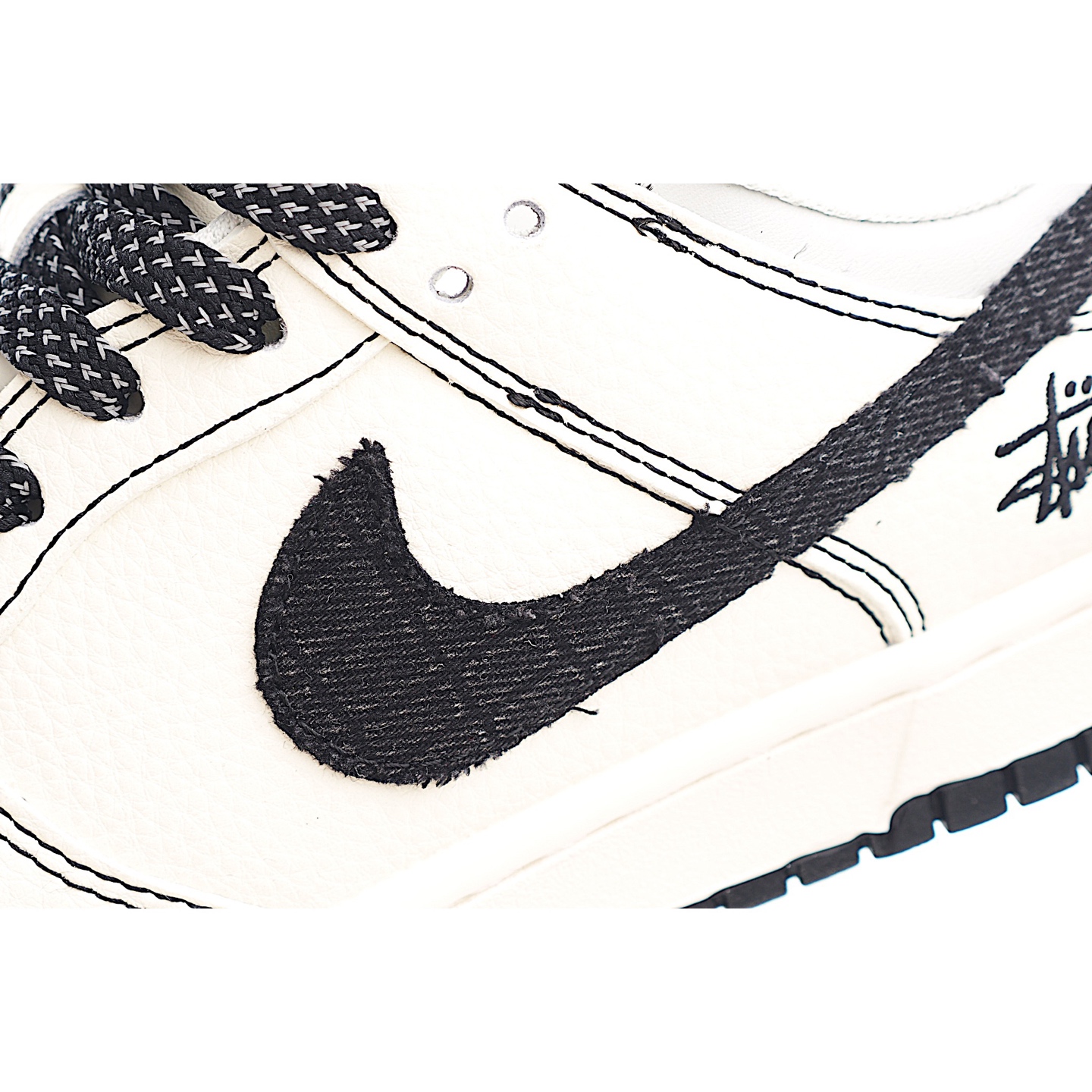 Nike SB Dunk Low“ 斯图西联名——双拼黑布勾” 周年高端定制 低帮休闲板鞋 ZH2598-266