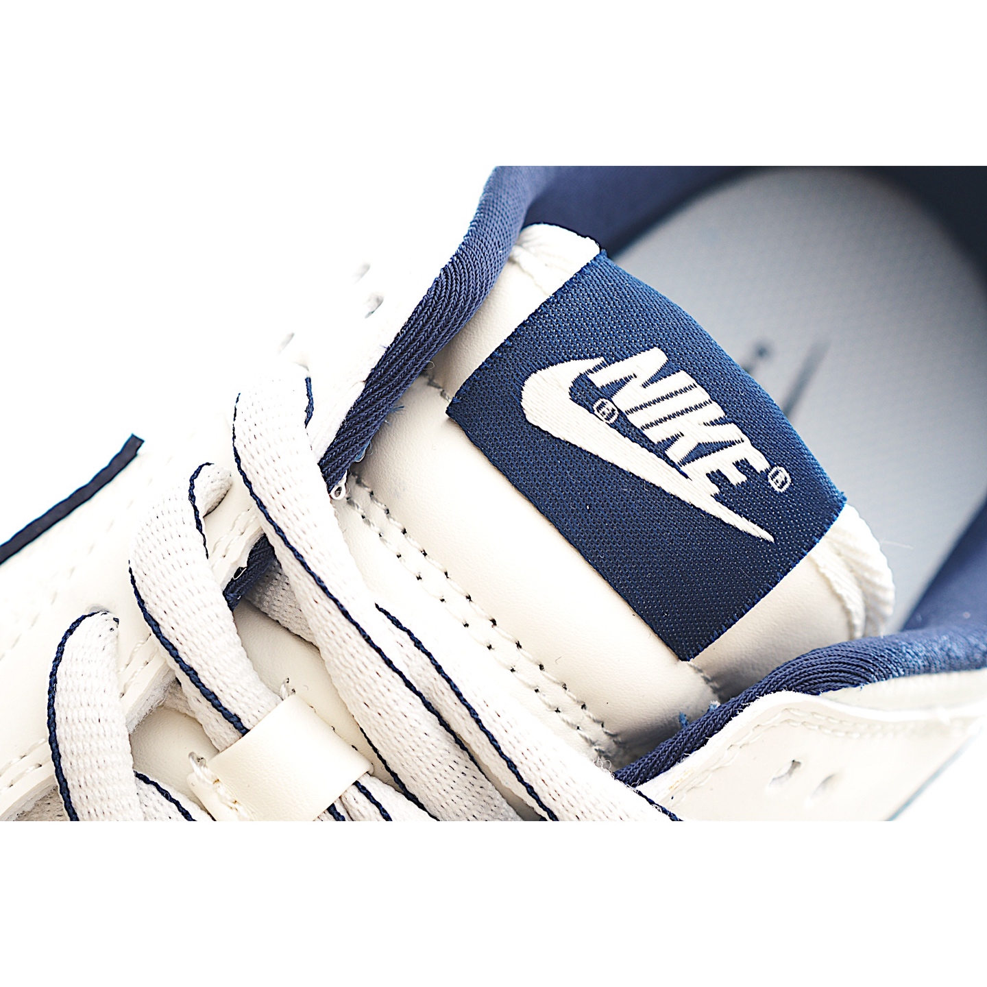 Nike SB Dunk Low 联名三勾 奶白深蓝 低帮休闲板鞋 SC9207-402