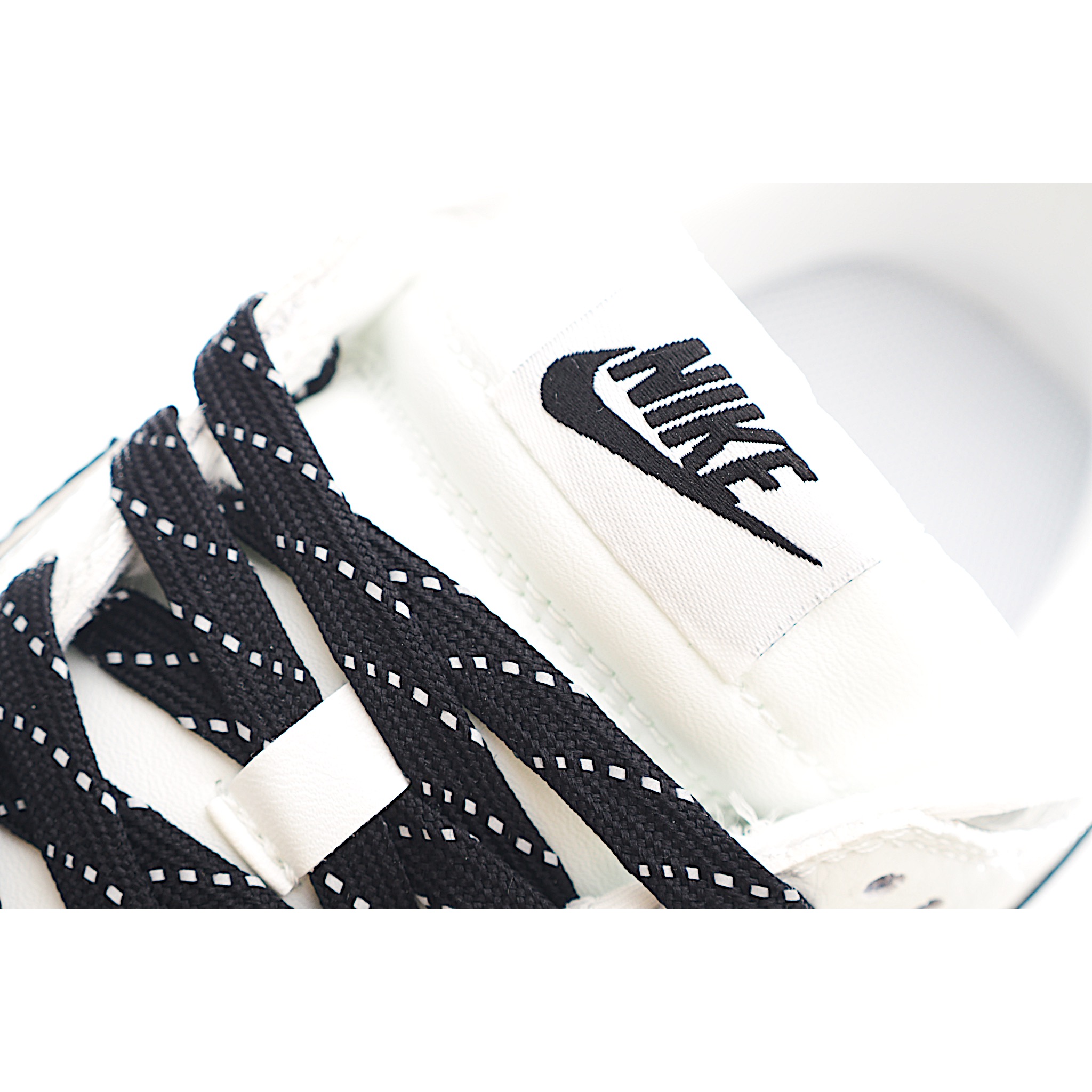 Nike SB Dunk Low BAPE系列 五角星黑勾 周年高端定制 低帮休闲板鞋 CS1688-104