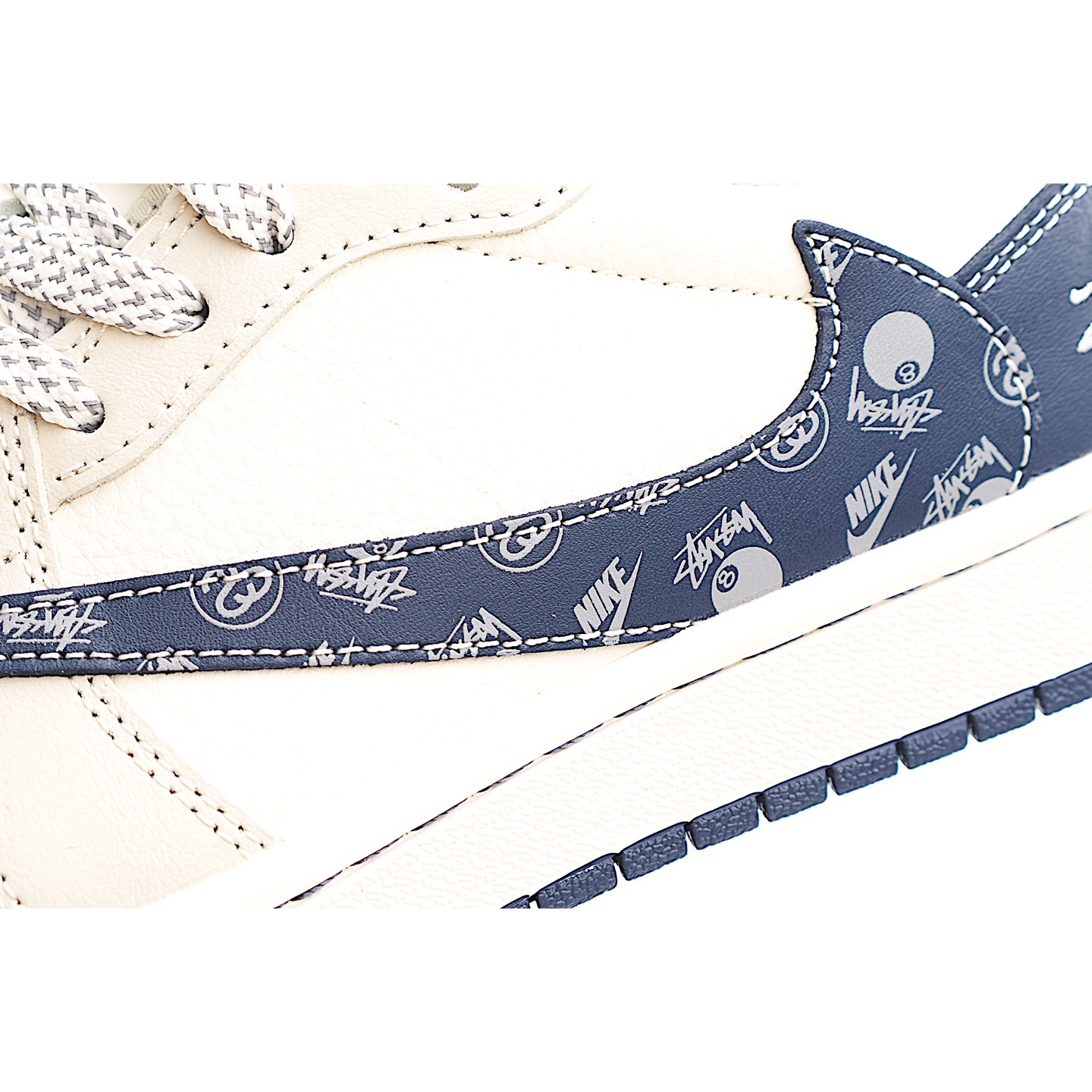 Travis Scott x Fragment Design x Air Jordan 1 Low SP AJ1 乔1 斯图西联名 米蓝花勾 低帮文化休闲板鞋 JJ2508-551