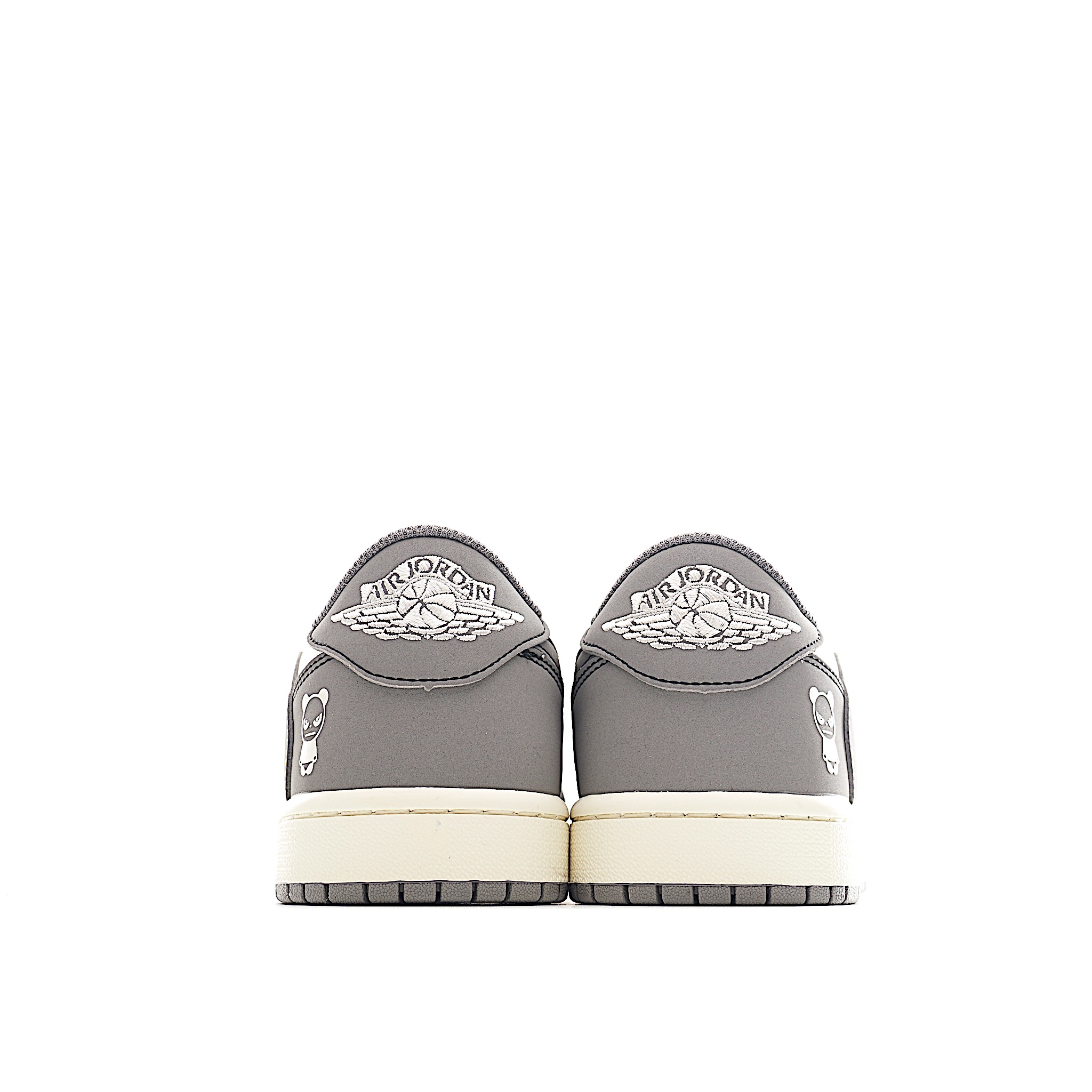 HIPANDA x Travis Scott Air Jordan 1 Low 暴力熊联名倒钩合作融合了Travis Scott 独特的潮流风格 XD1568-106
