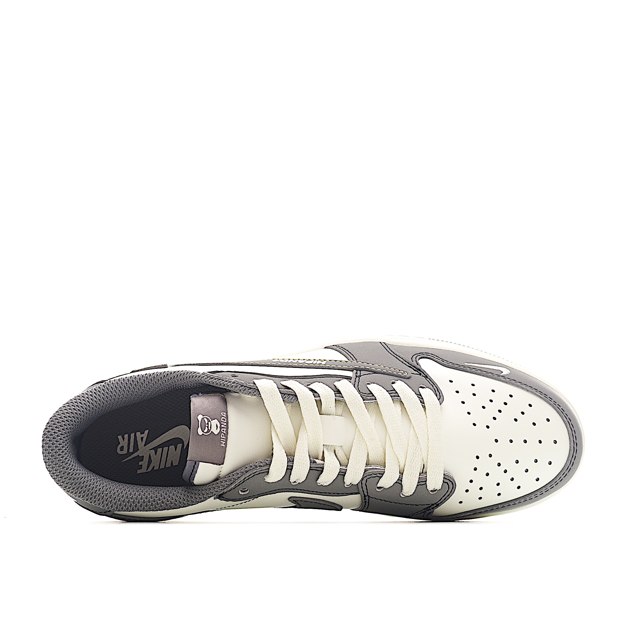 HIPANDA x Travis Scott Air Jordan 1 Low 暴力熊联名倒钩合作融合了Travis Scott 独特的潮流风格 XD1568-106