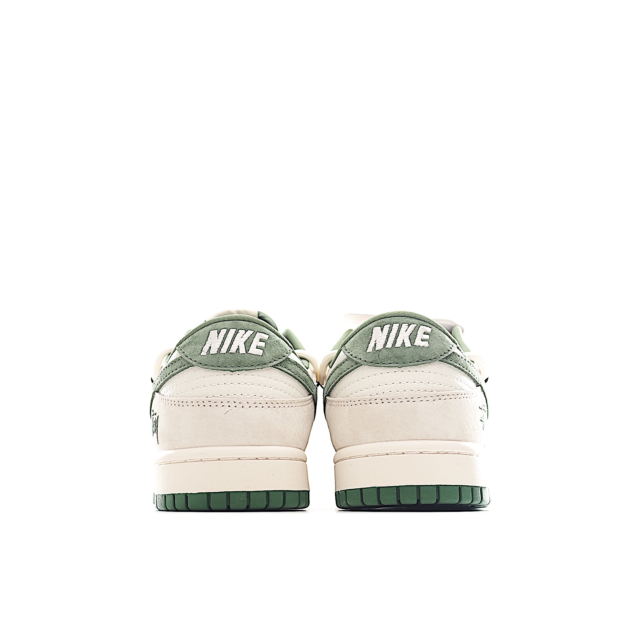300 Nike SB Dunk Low 斯图西系列 绑带猪八绿勾 周年高端定制 低帮休闲板鞋 DM6868-094