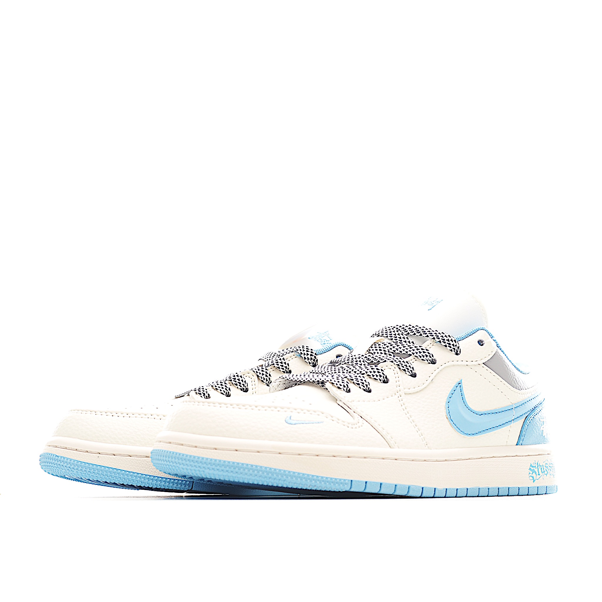 Air Jordan 1 Low AJ1 乔1 斯图西联名 白蓝立体勾 高端定制 低帮复古篮球鞋 XS6086-559
