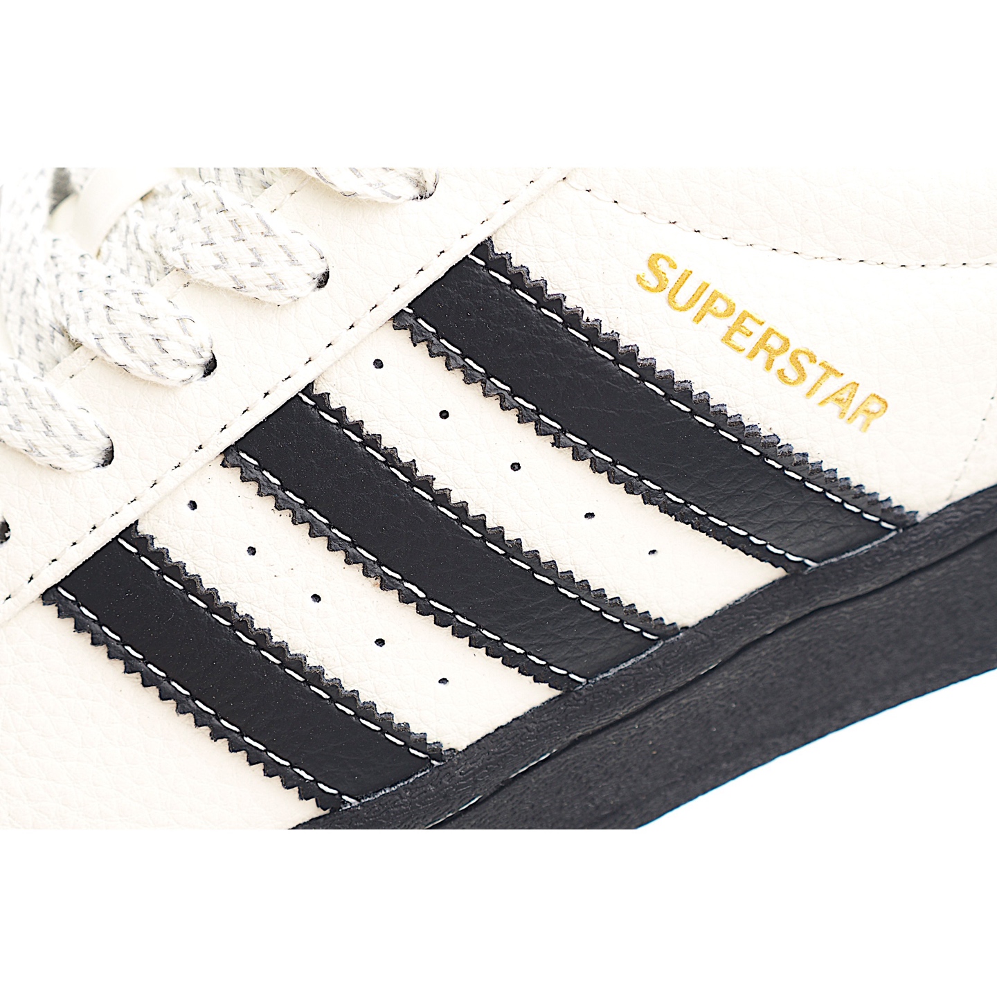 AD Originals Superstar x Louis Vuitton 白黑 HD2203
