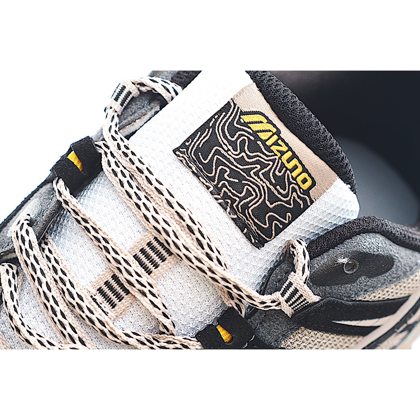 220 Mizuno 美津浓 Wave Rider Beta 复古时尚休闲舒适减震运动跑步鞋 D1GH22
