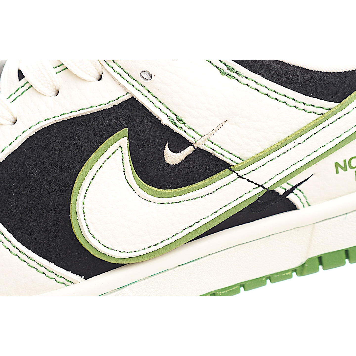 Nike SB Dunk Low 北面联名 奶白黑绿 周年高端定制 低帮休闲板鞋 SC9207-405