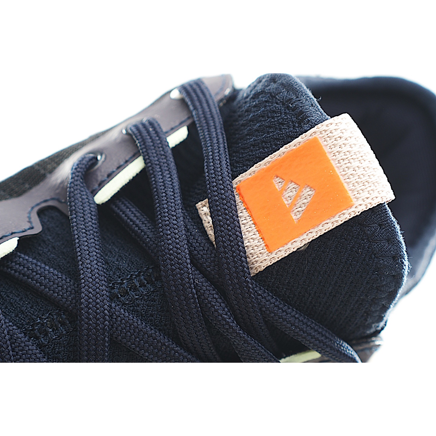 ADIDAS CRAZYFLIGHT MID运动鞋记忆回弹BOOST真爆大底 运动排球鞋 IG3971