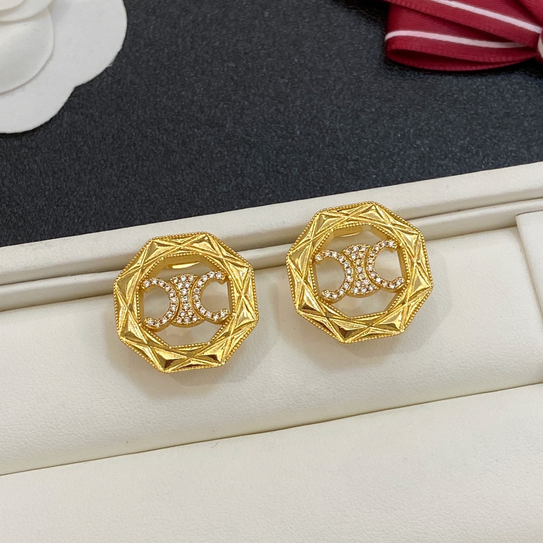 新款耳钉到货