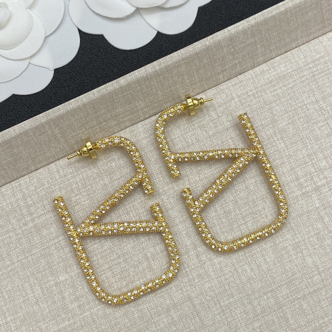 Valentino Haute Couture Haute Couture Fine Jewelry Necklace Bracelet
