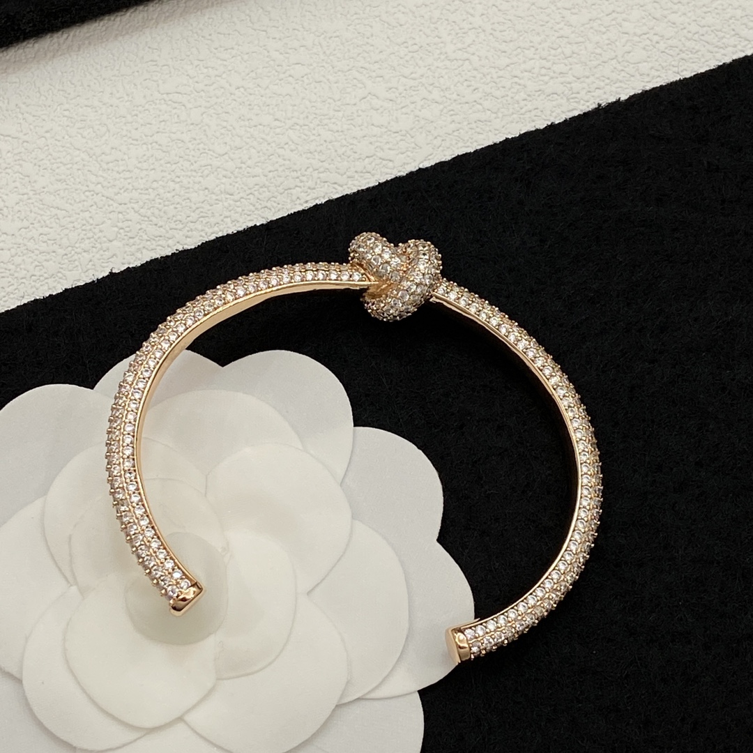 Celine Haute Couture Haute Couture Fine Jewelry Necklace Bracelet Ring 4