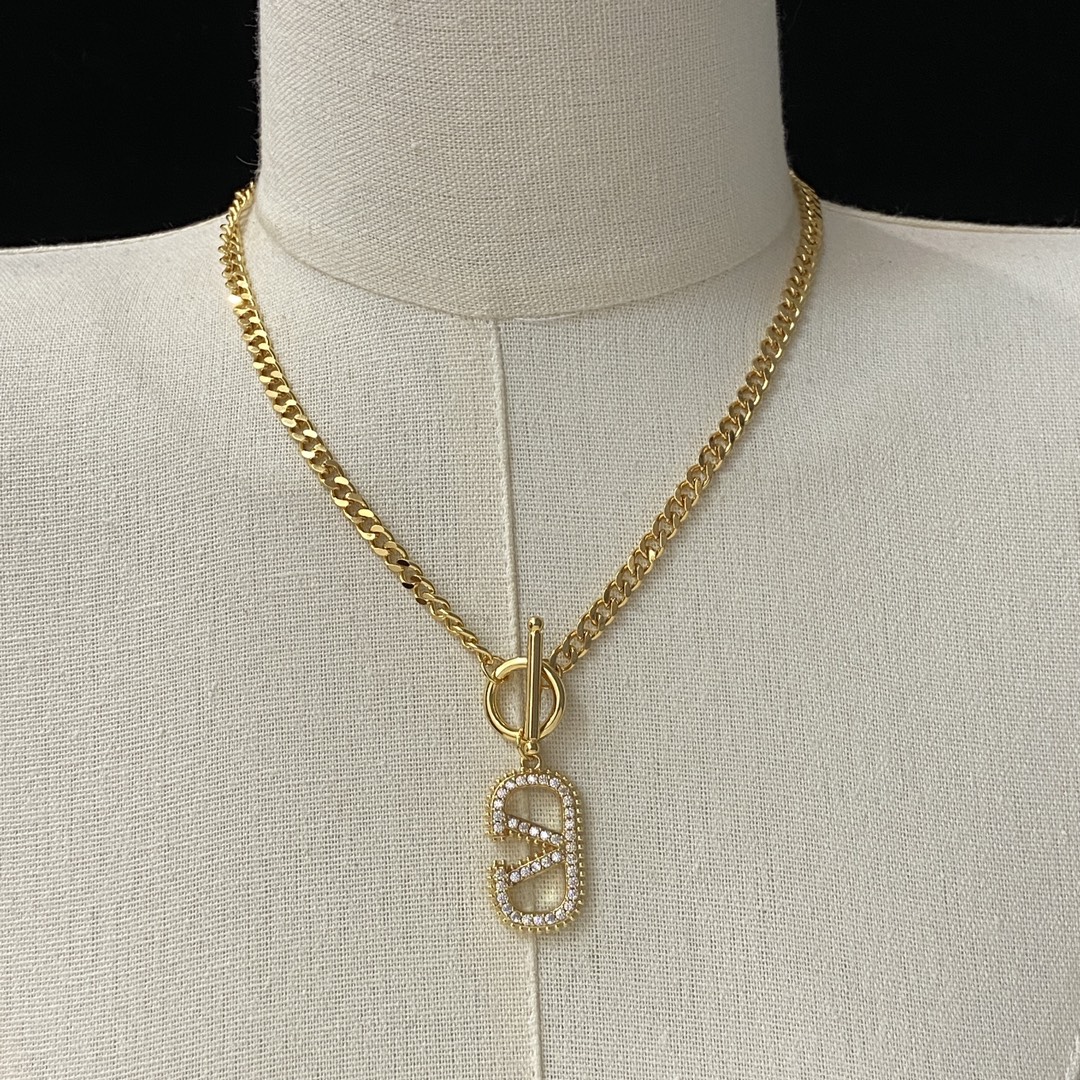 Valentino Haute Joaillerie Fine Jewelry Earrings Necklace Ring Ref