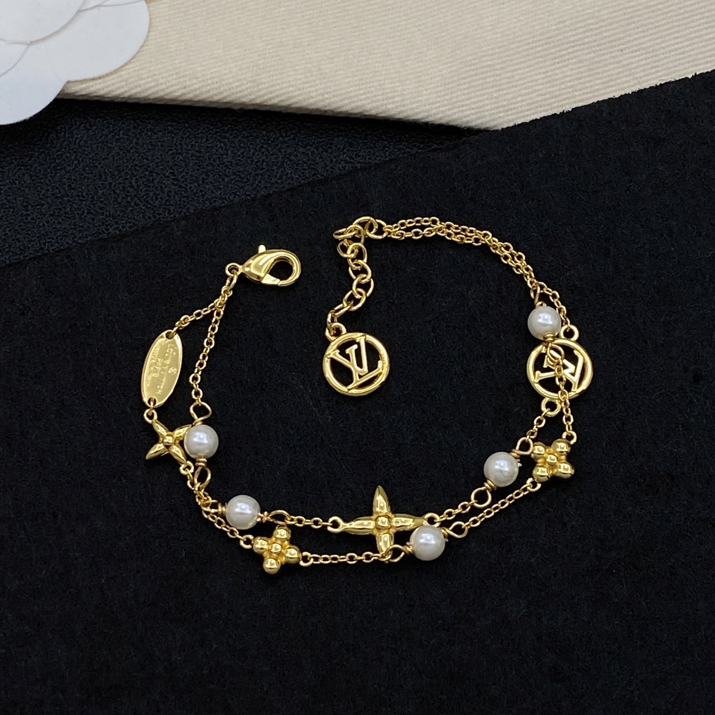 Louis Vuitton Haute Joaillerie Fine Jewelry Earrings Necklace Ring 2