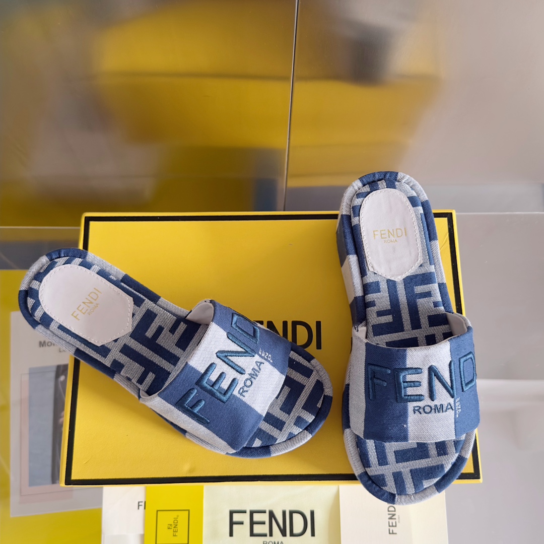 Fendi Fendi芬迪 新款Sunshine系列 FF老花 坡跟 厚底 一字 凉拖鞋