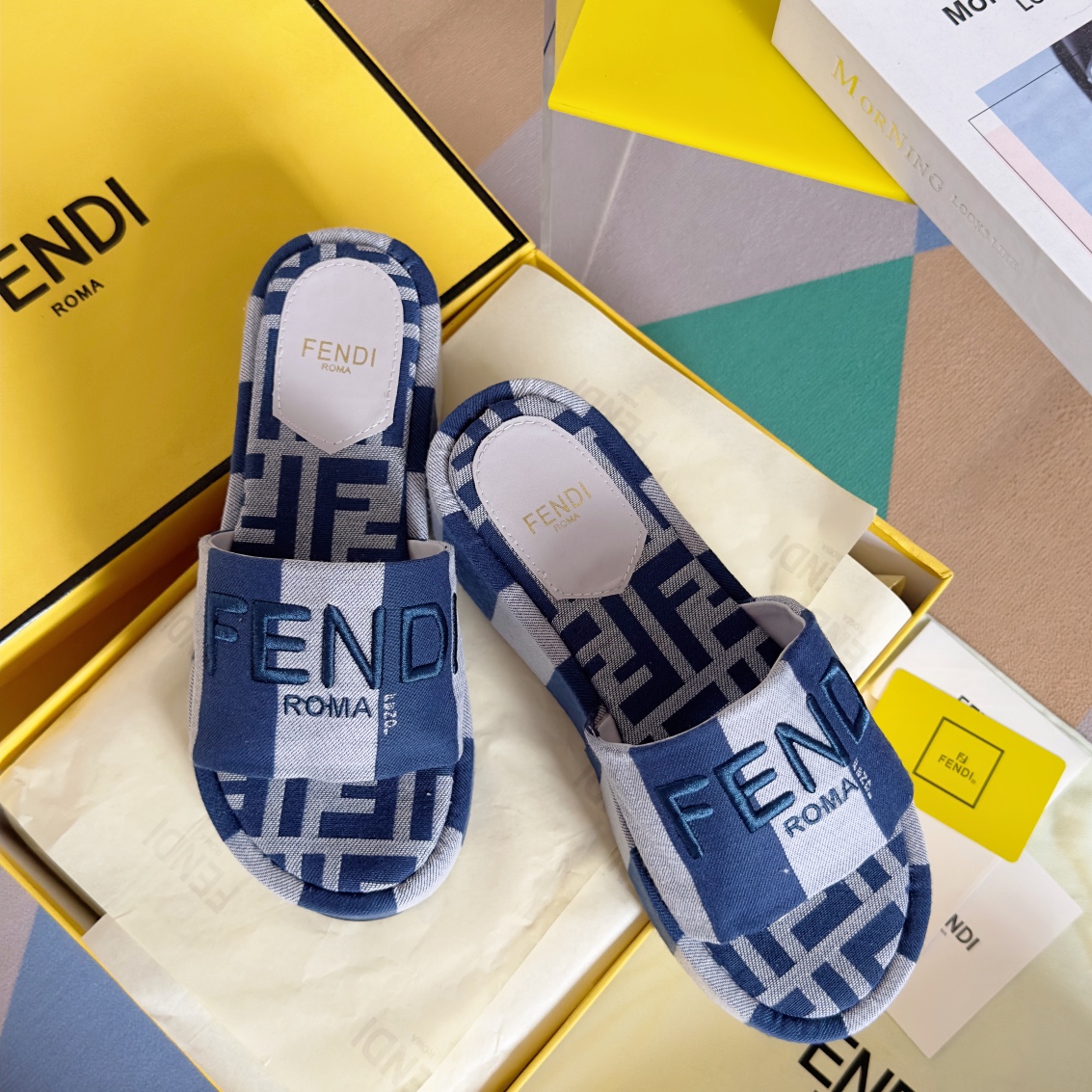 Fendi Fendi芬迪 新款Sunshine系列 FF老花 坡跟 厚底 一字 凉拖鞋