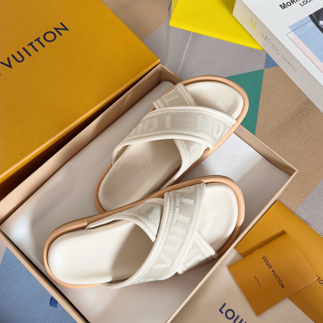 Louis Vuitton LV路易威登L家 驴牌 BLISS COMFORT系列 交叉 一字 厚底 刺绣 凉拖鞋