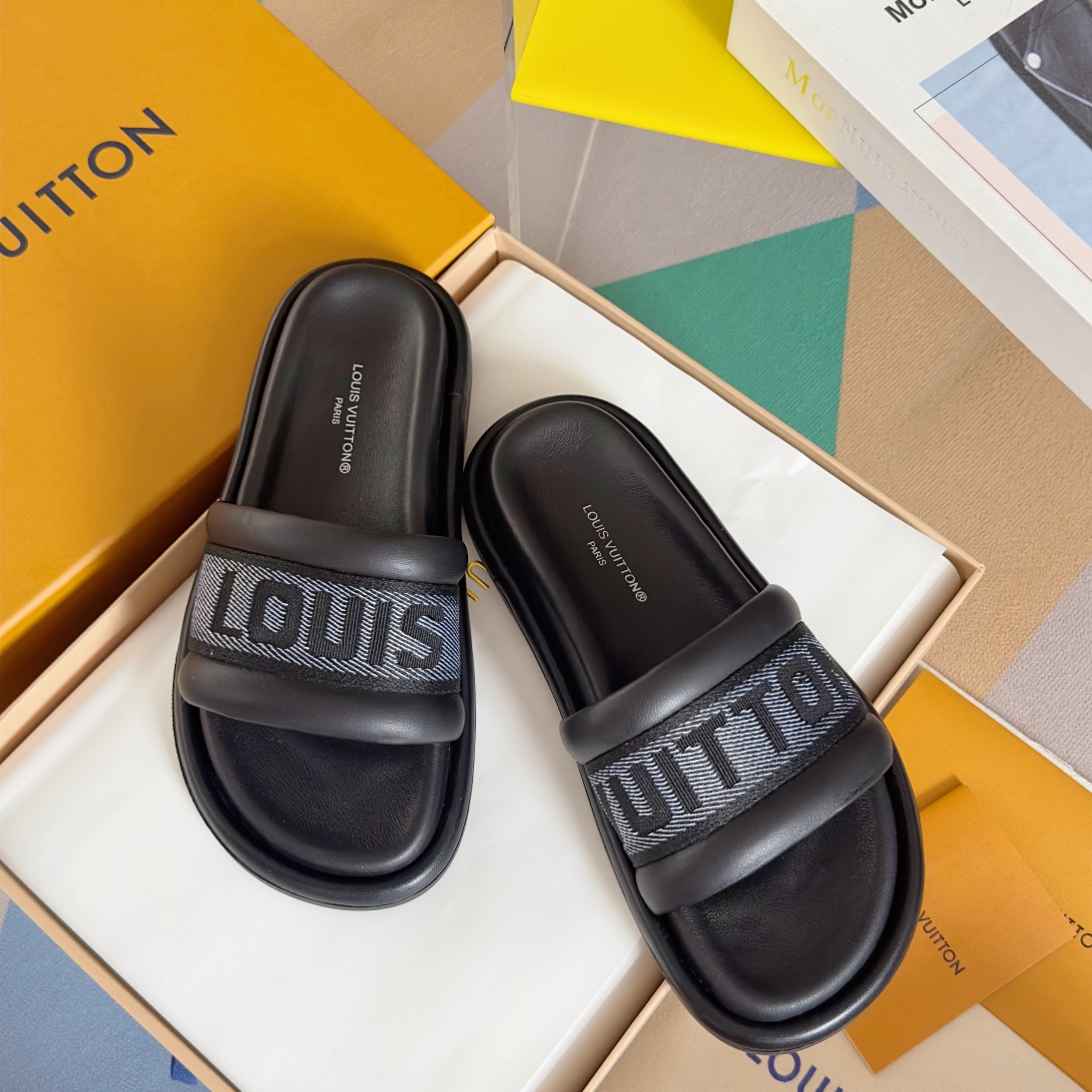 Louis Vuitton LV路易威登L家 驴牌 BLISS COMFORT系列 交叉 一字 厚底 刺绣 凉拖鞋