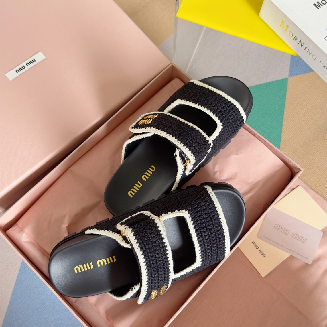 Miu Miu MiuMiu缪缪 Matelassé Nappa系列 厚底 魔术贴 沙滩 凉鞋 半拖鞋