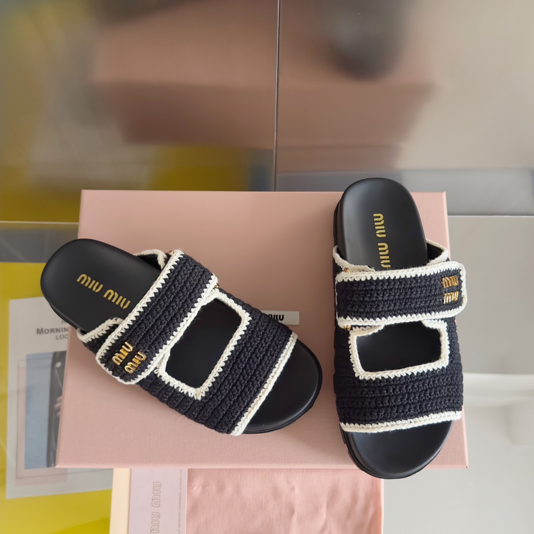 Miu Miu MiuMiu缪缪 Matelassé Nappa系列 厚底 魔术贴 沙滩 凉鞋 半拖鞋