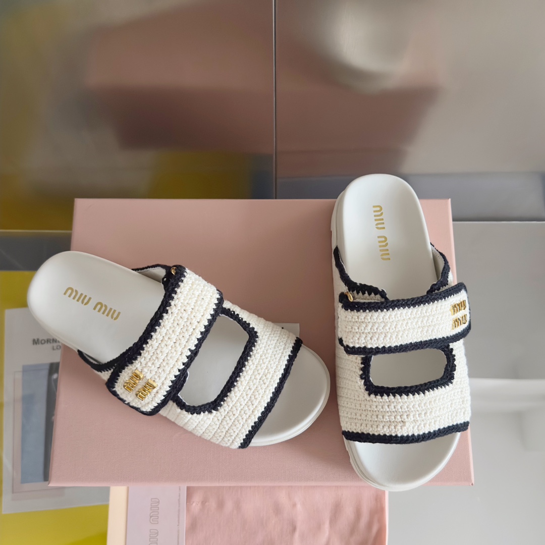 Miu Miu MiuMiu缪缪 Matelassé Nappa系列 厚底 魔术贴 沙滩 凉鞋 半拖鞋