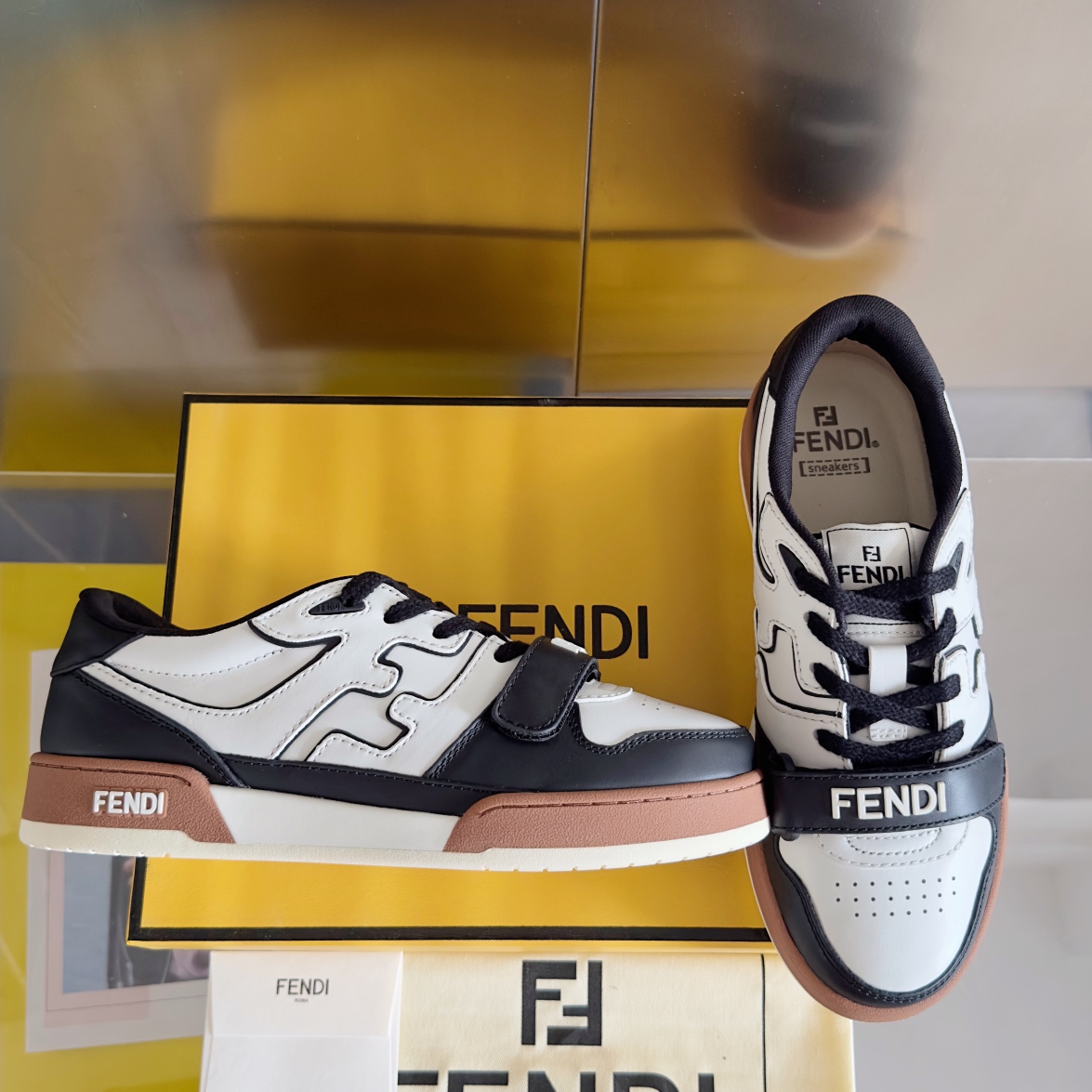 Fendi Fendi芬迪match系列 魔术贴 休闲 运动鞋 板鞋