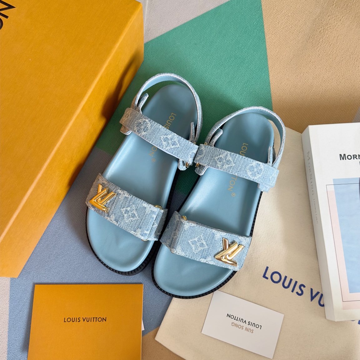 Louis Vuitton LV路易威登L家驴牌BOM DIA COMFORT系列 魔术贴 牛仔布 老花 凉鞋 平底凉拖鞋