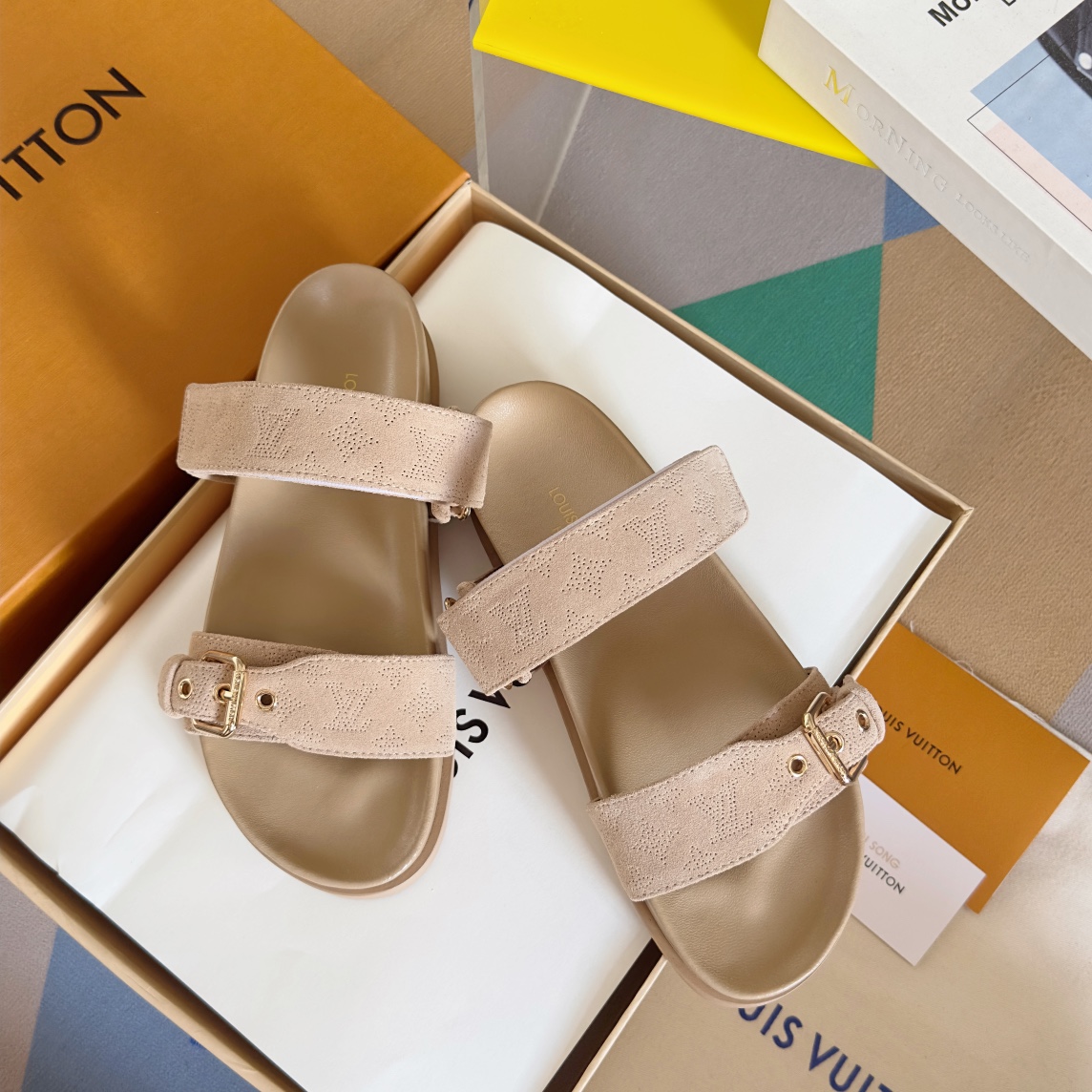 Louis Vuitton LV路易威登L家驴牌BOM DIA COMFORT系列 魔术贴 牛仔布 老花 凉鞋 平底凉拖鞋