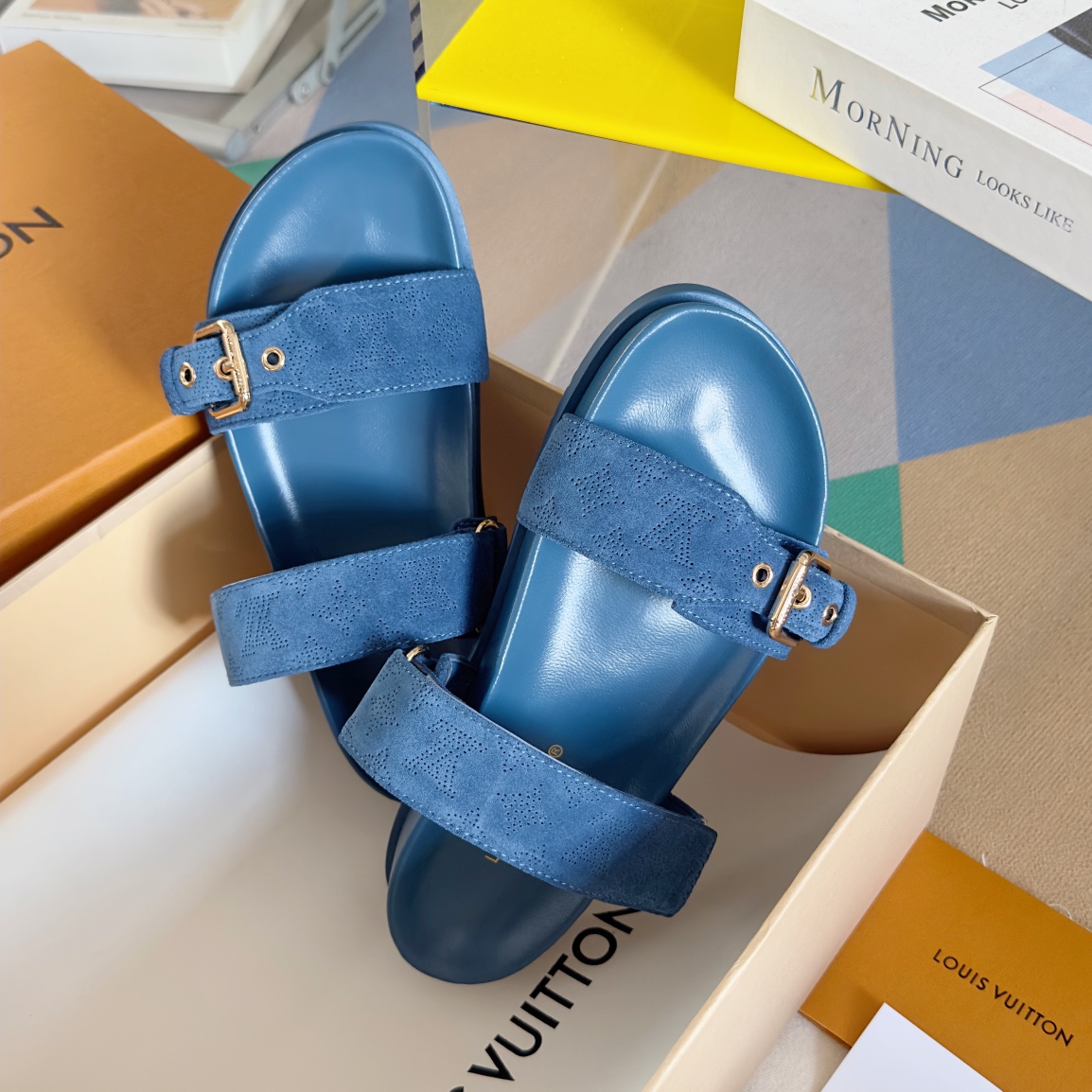Louis Vuitton LV路易威登L家驴牌BOM DIA COMFORT系列 魔术贴 牛仔布 老花 凉鞋 平底凉拖鞋