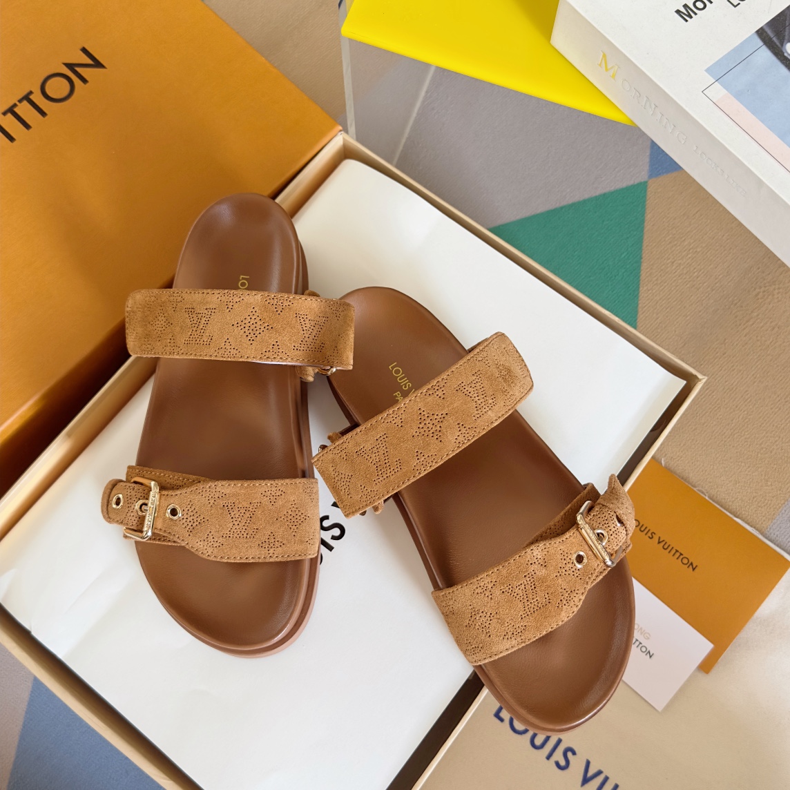 Louis Vuitton LV路易威登L家驴牌BOM DIA COMFORT系列 魔术贴 牛仔布 老花 凉鞋 平底凉拖鞋