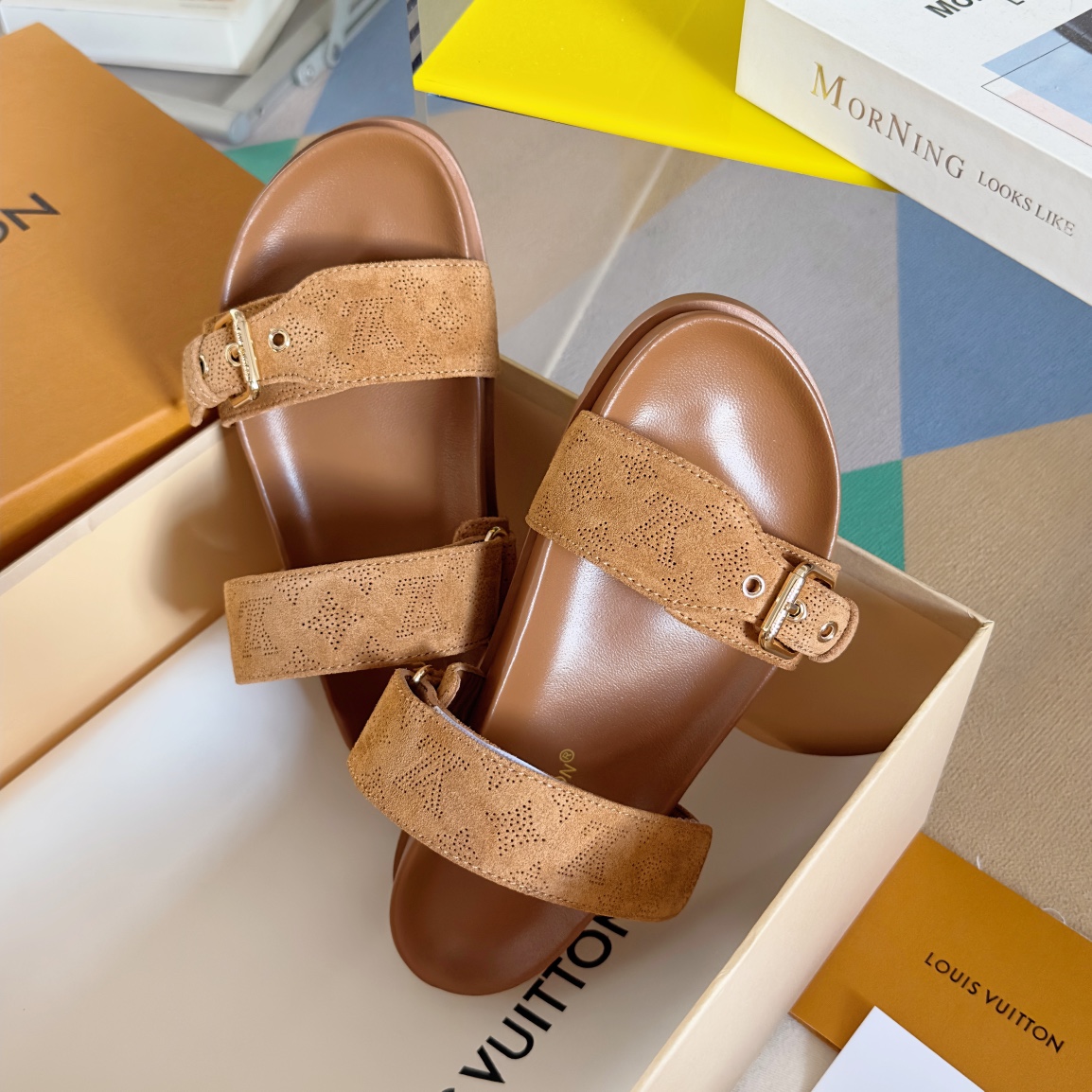 Louis Vuitton LV路易威登L家驴牌BOM DIA COMFORT系列 魔术贴 牛仔布 老花 凉鞋 平底凉拖鞋