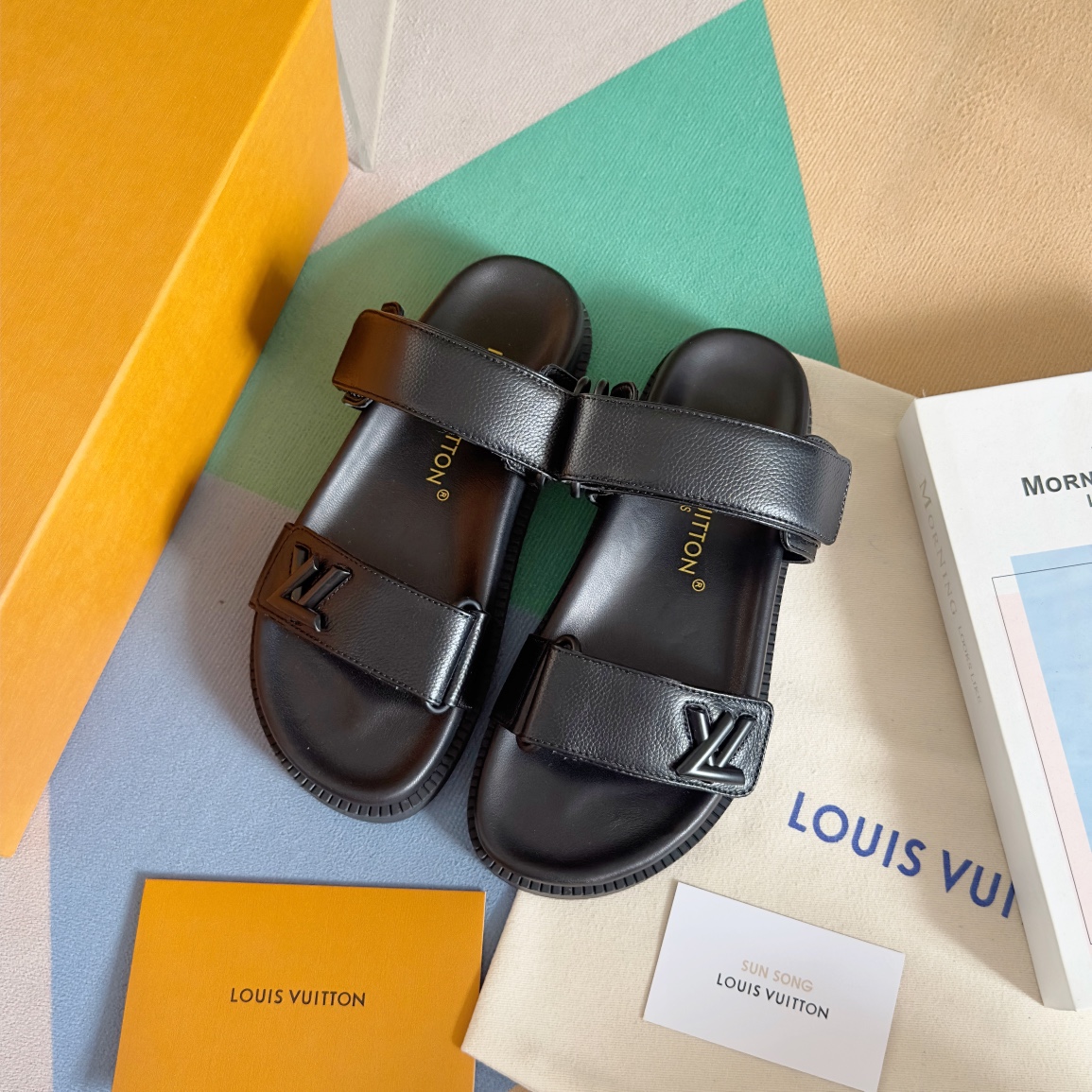 Louis Vuitton LV路易威登L家驴牌BOM DIA COMFORT系列 魔术贴 牛仔布 老花 凉鞋 平底凉拖鞋