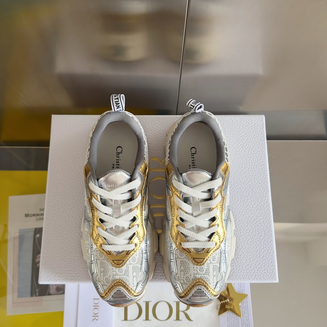 顶级版本:女款
Dior迪奥Chrono系列 休闲 运动鞋 老爹鞋
原版购入开发 做货 这款 Dior