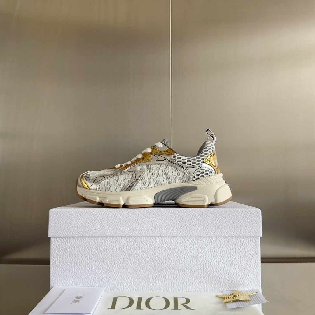 顶级版本:女款
Dior迪奥Chrono系列 休闲 运动鞋 老爹鞋
原版购入开发 做货 这款 Dior