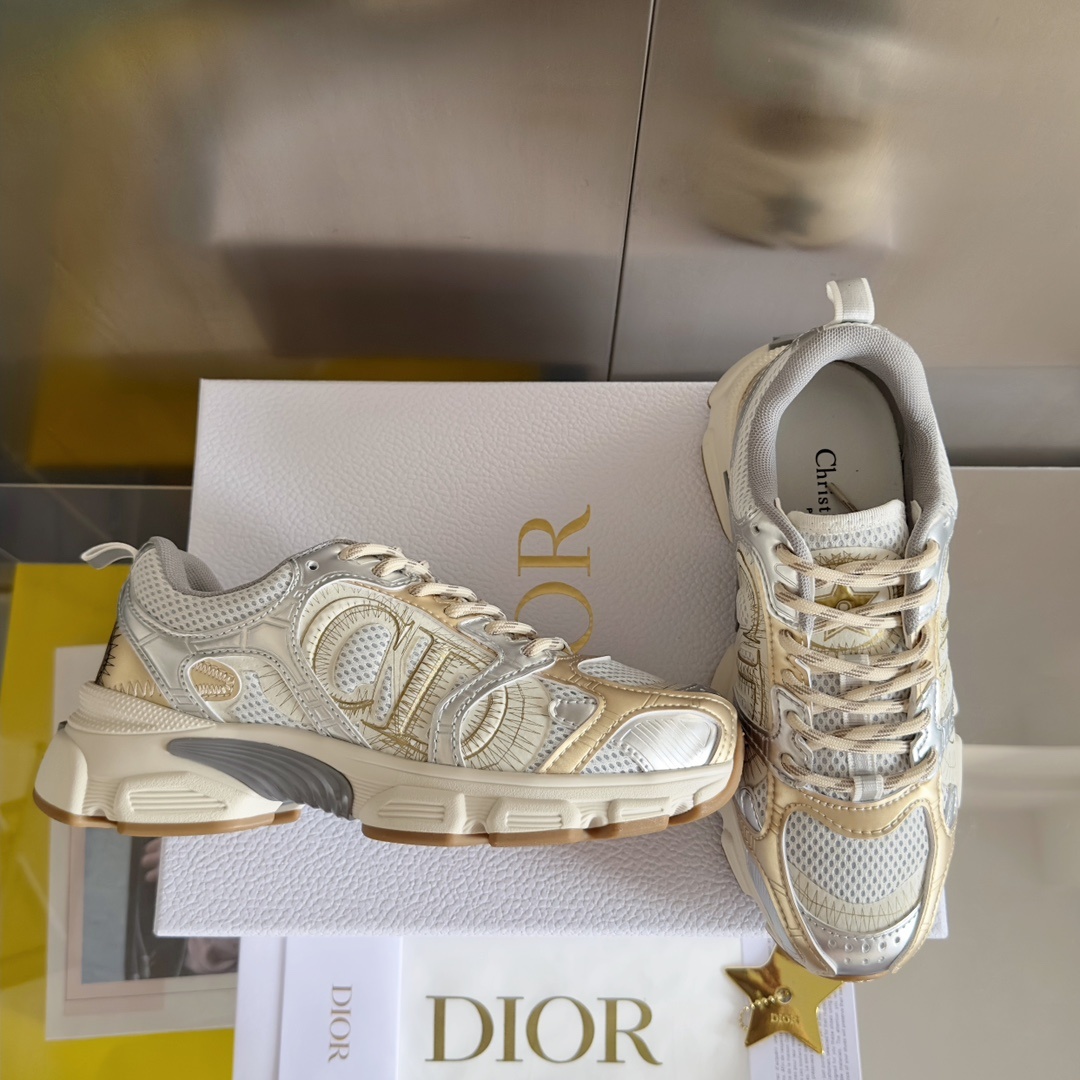 顶级版本:女款
Dior迪奥Chrono系列 休闲 运动鞋 老爹鞋
原版购入开发 做货 这款 Dior