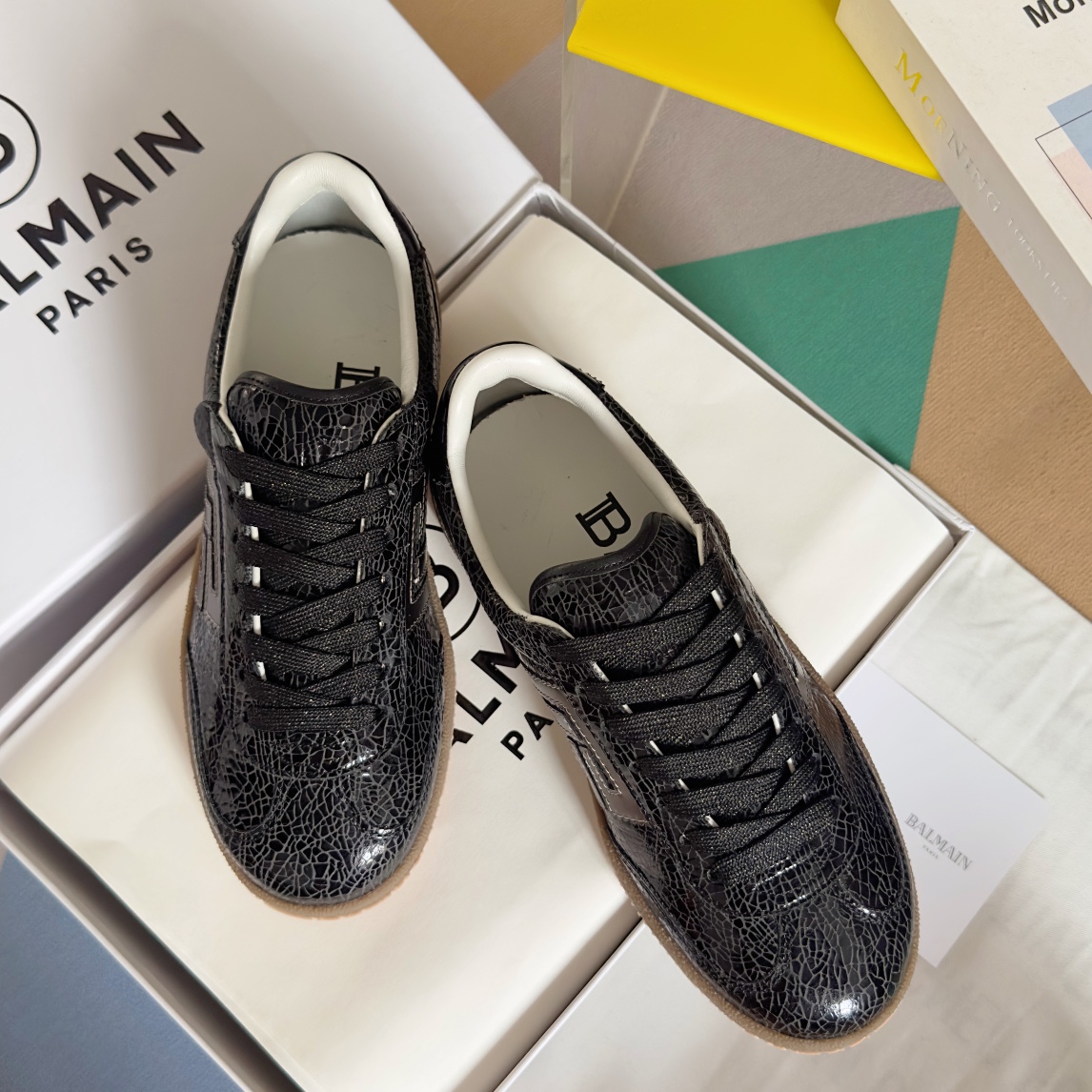 Balmain Swan Leren Sneakers - Stijlvolle Schoenen voor Dames en Heren