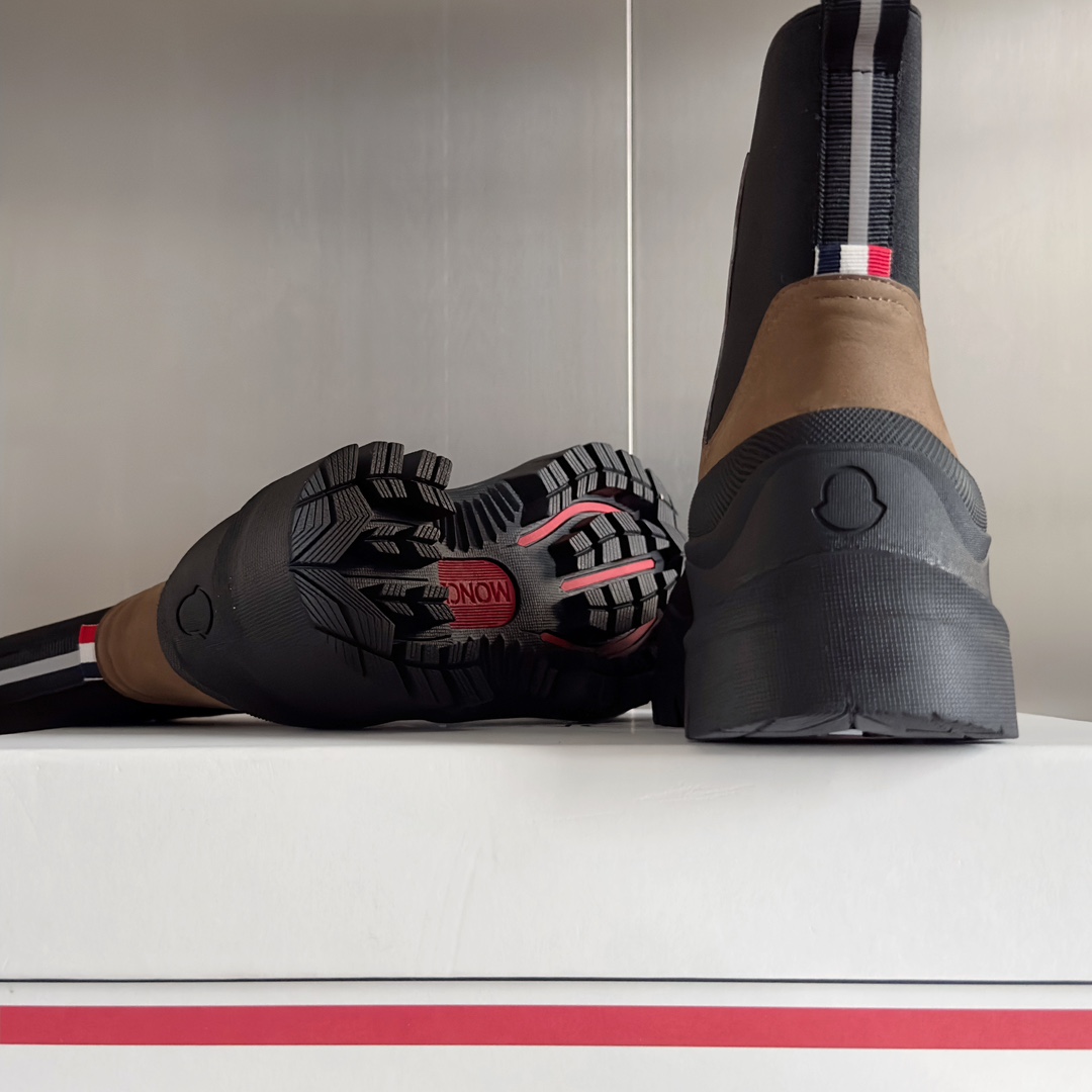 Moncler Hevea Chelsea Boots: Stylish Couples’ Favorite with Original Design - 图片 9