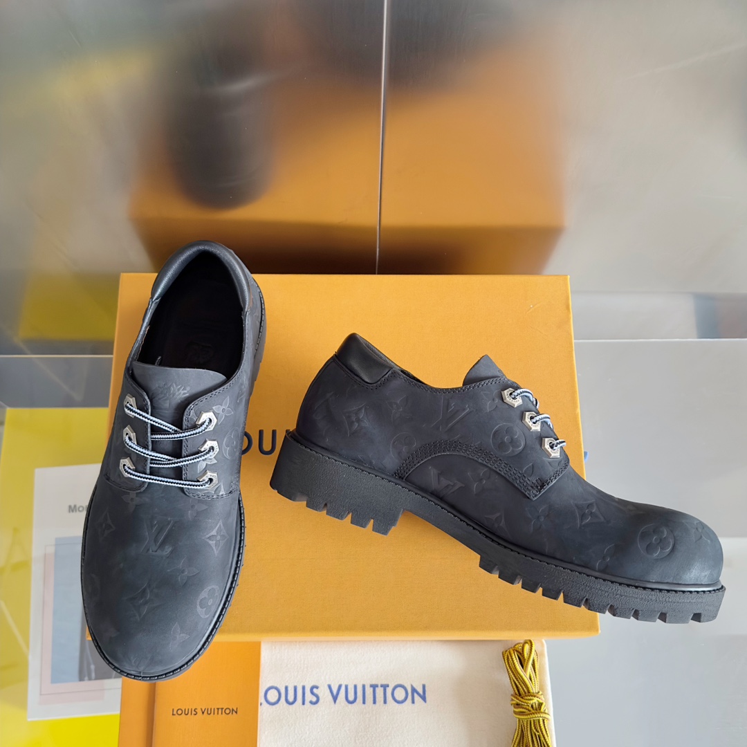 LV x Timberland Collaboration: Monogram Leather Ankle Boots for Men - 图片 3